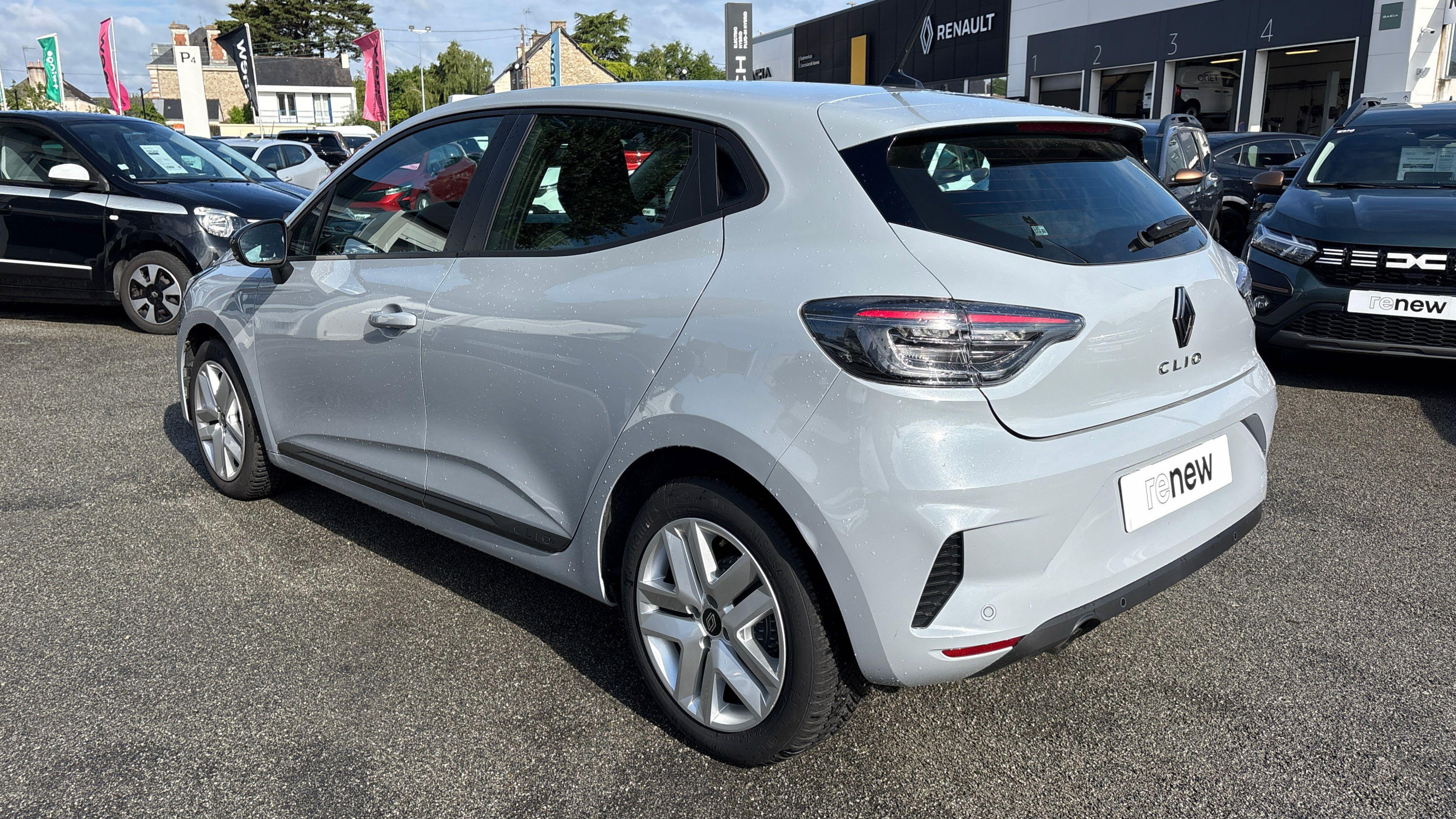 Vente en ligne Renault Clio 5 Clio Eco-G 100 ch GSR2 au prix de 16 370 €