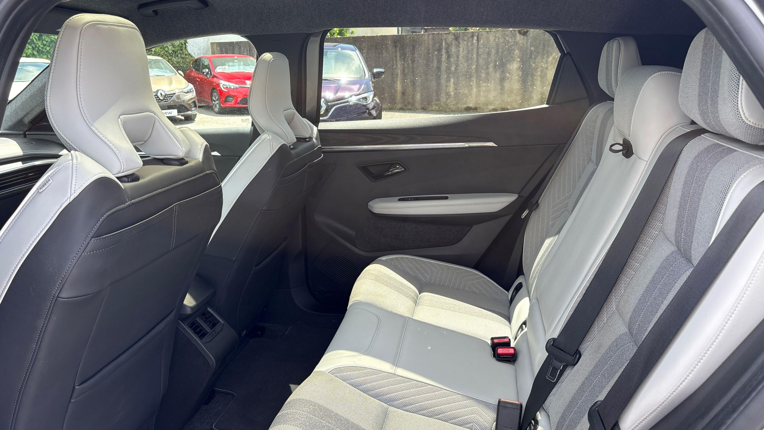 Vente en ligne Renault Scenic E-Tech  220 ch grande autonomie au prix de 42 990 €