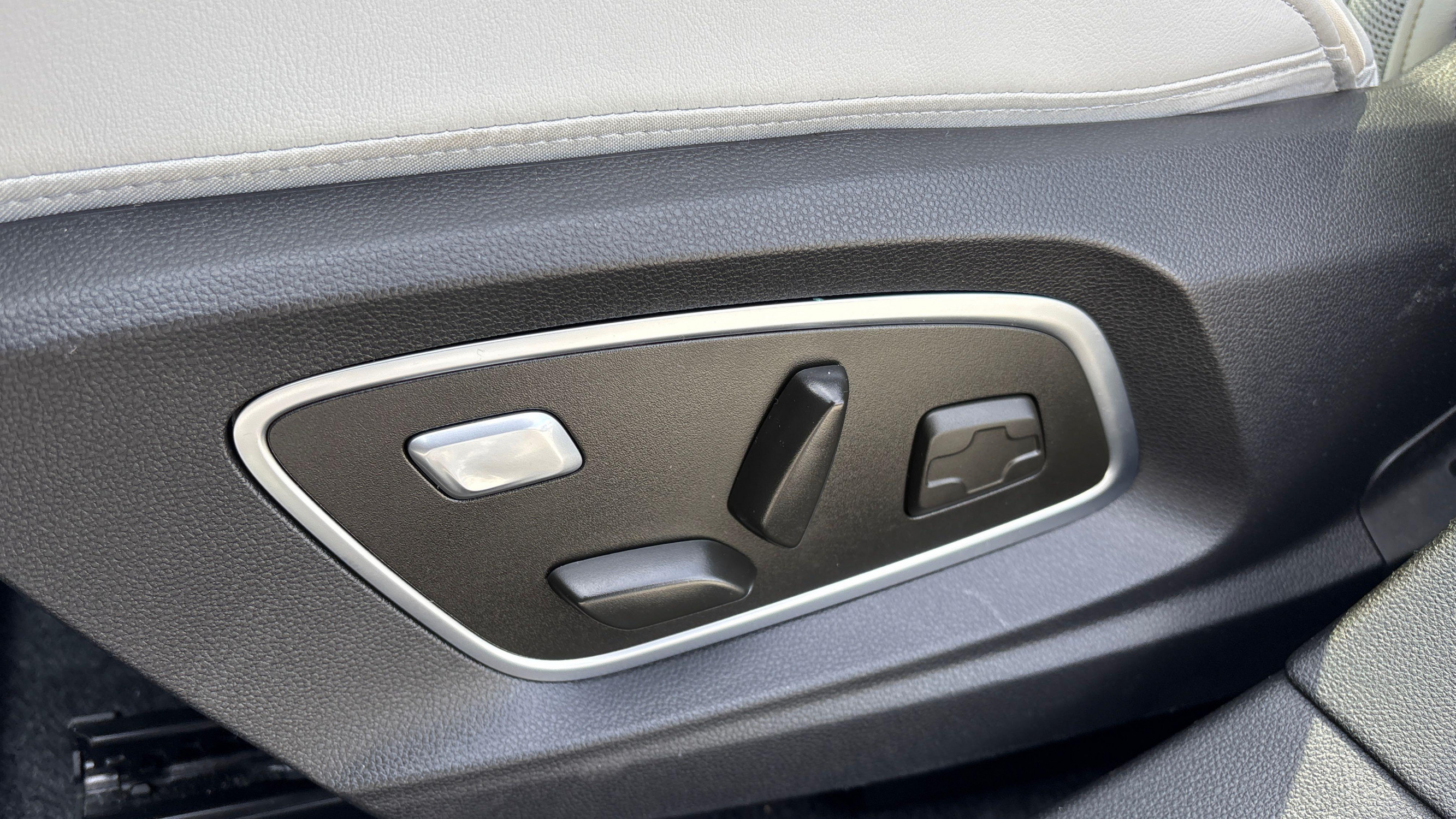 Vente en ligne Renault Scenic E-Tech  220 ch grande autonomie au prix de 42 990 €