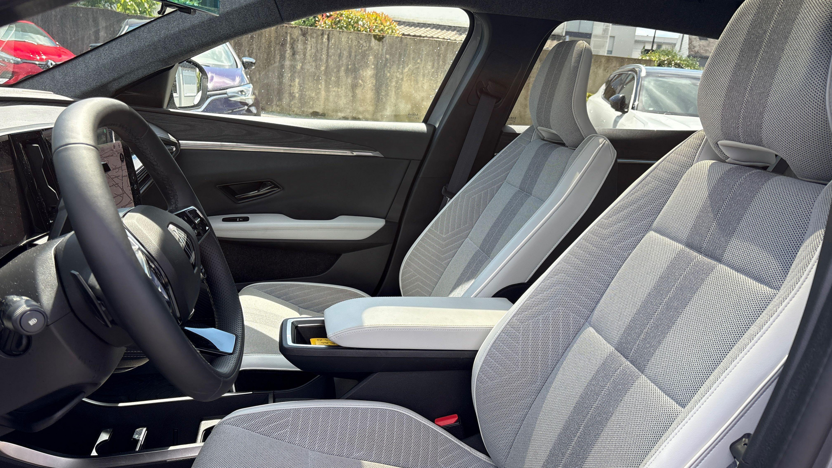 Vente en ligne Renault Scenic E-Tech  220 ch grande autonomie au prix de 42 990 €