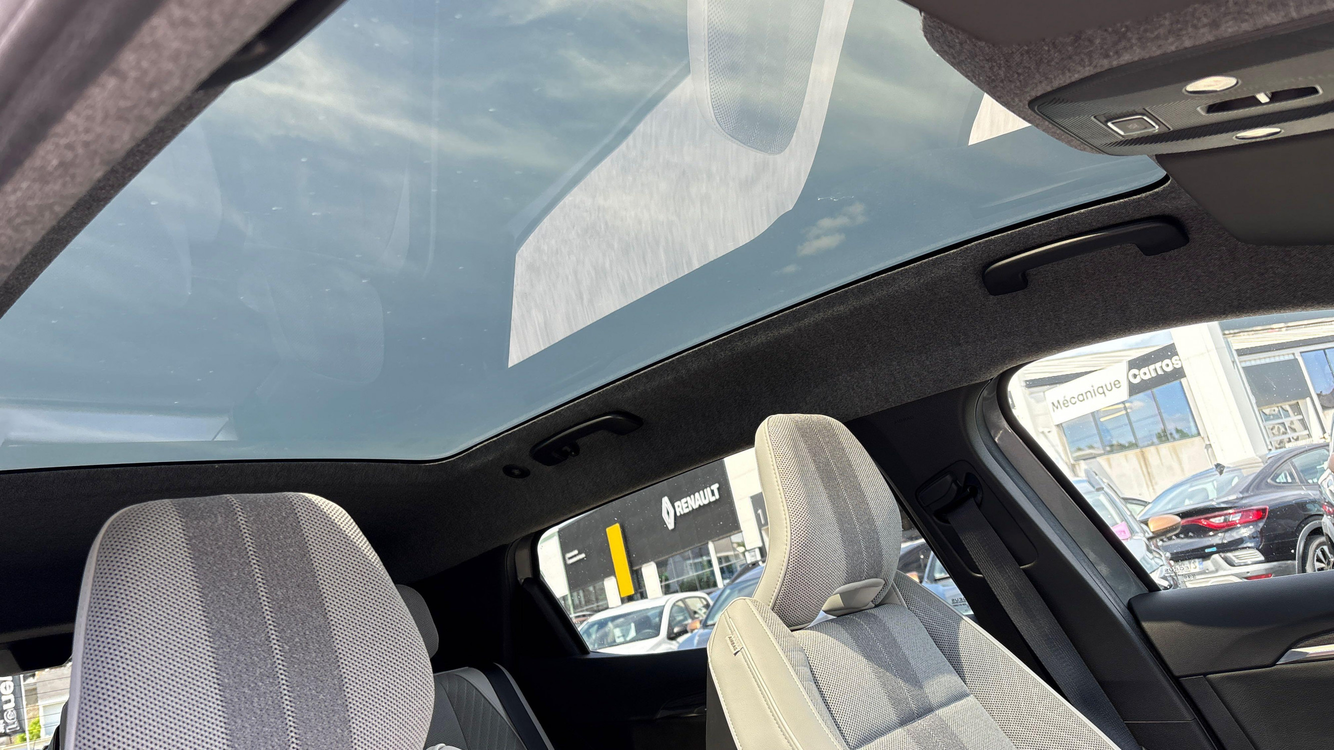 Vente en ligne Renault Scenic E-Tech  220 ch grande autonomie au prix de 42 990 €
