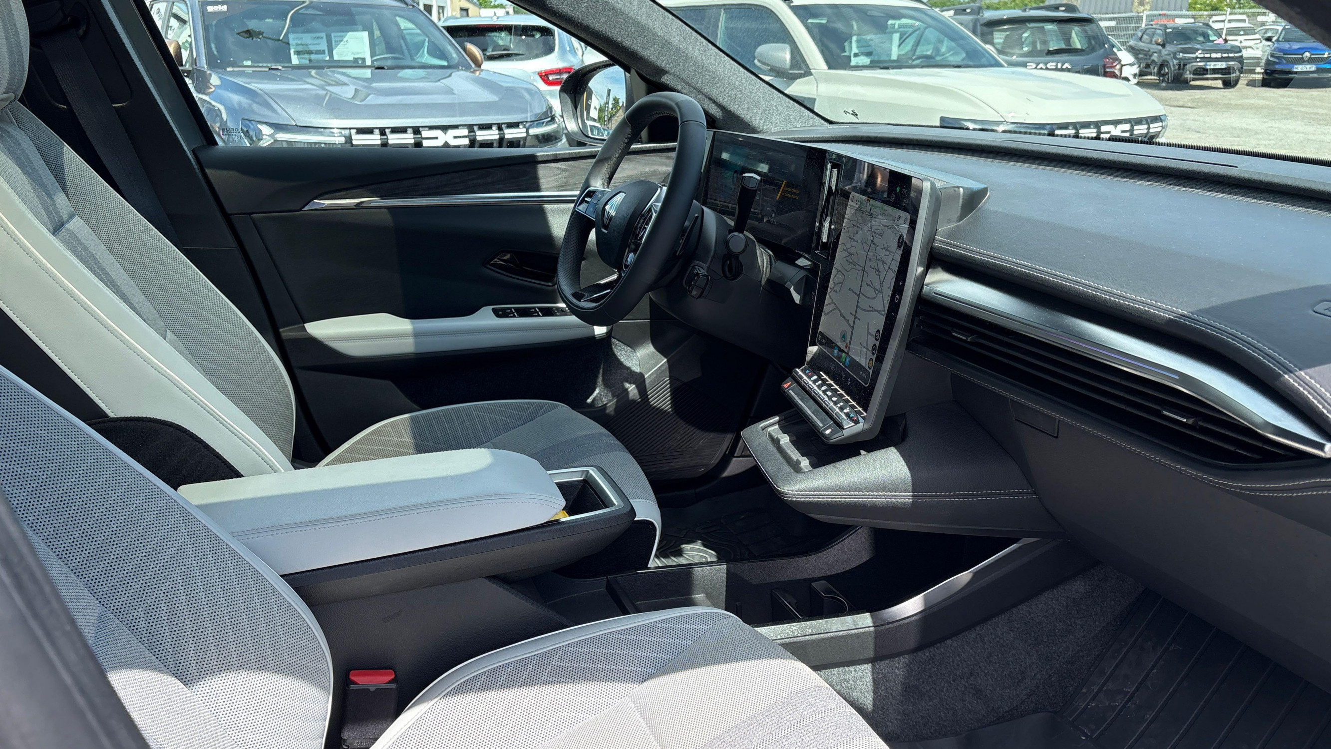 Vente en ligne Renault Scenic E-Tech  220 ch grande autonomie au prix de 42 990 €