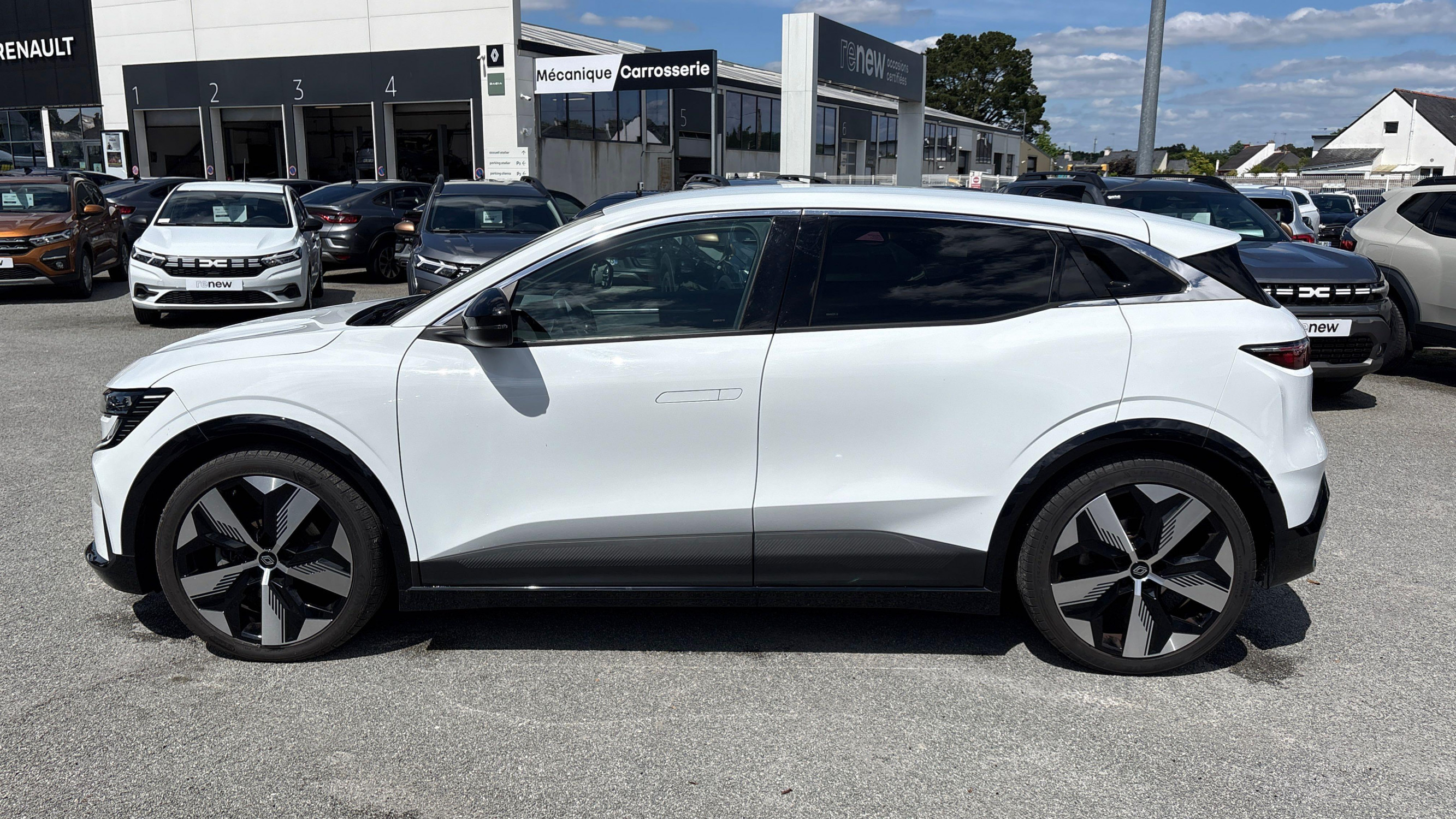 Vente en ligne Renault Megane E-Tech  EV60 220 ch optimum charge au prix de 24 990 €
