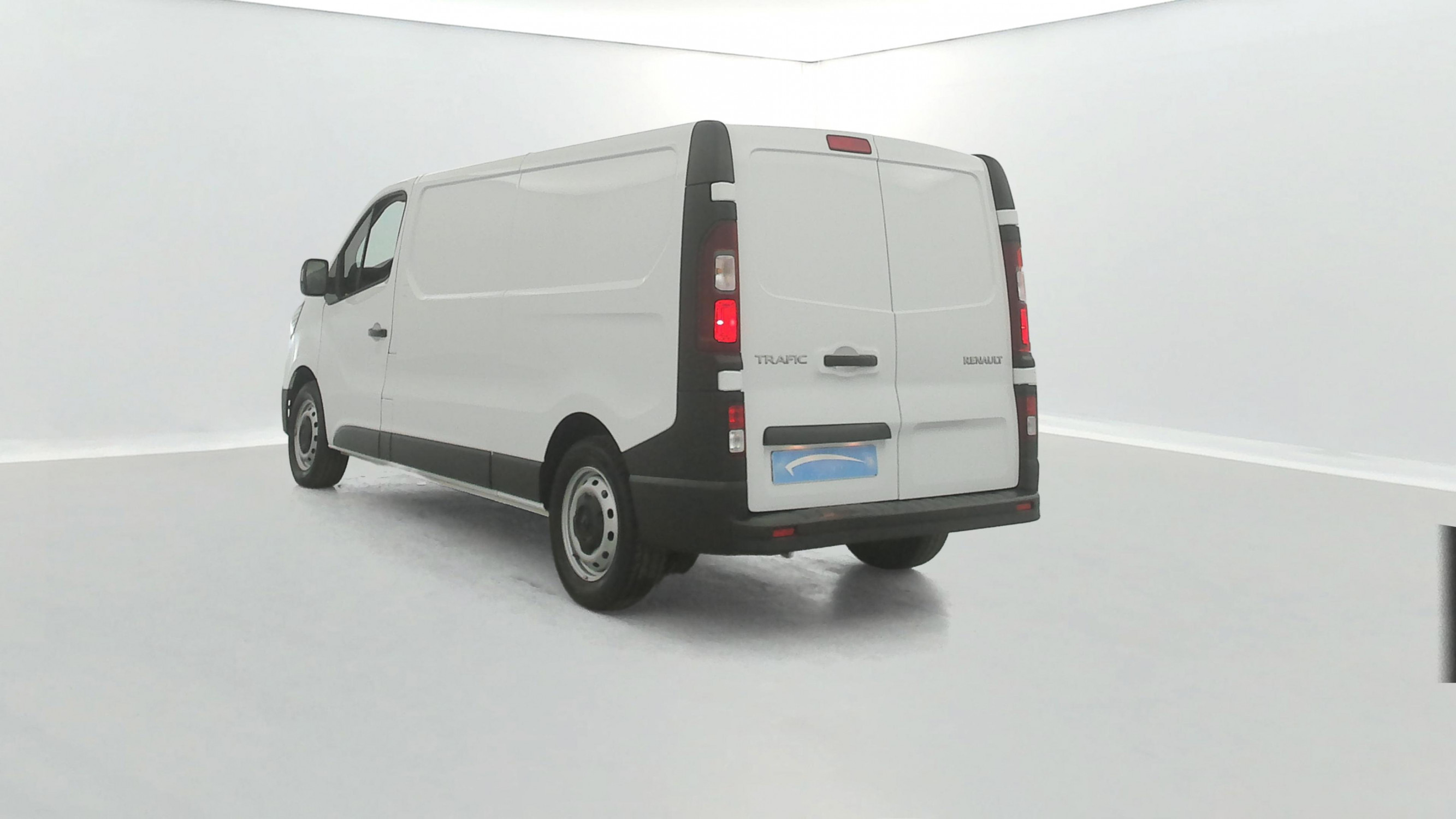 Vente en ligne Renault Trafic 3 Fourgon TRAFIC FGN L2H1 3000 KG BLUE DCI 130 au prix de 23 490 €