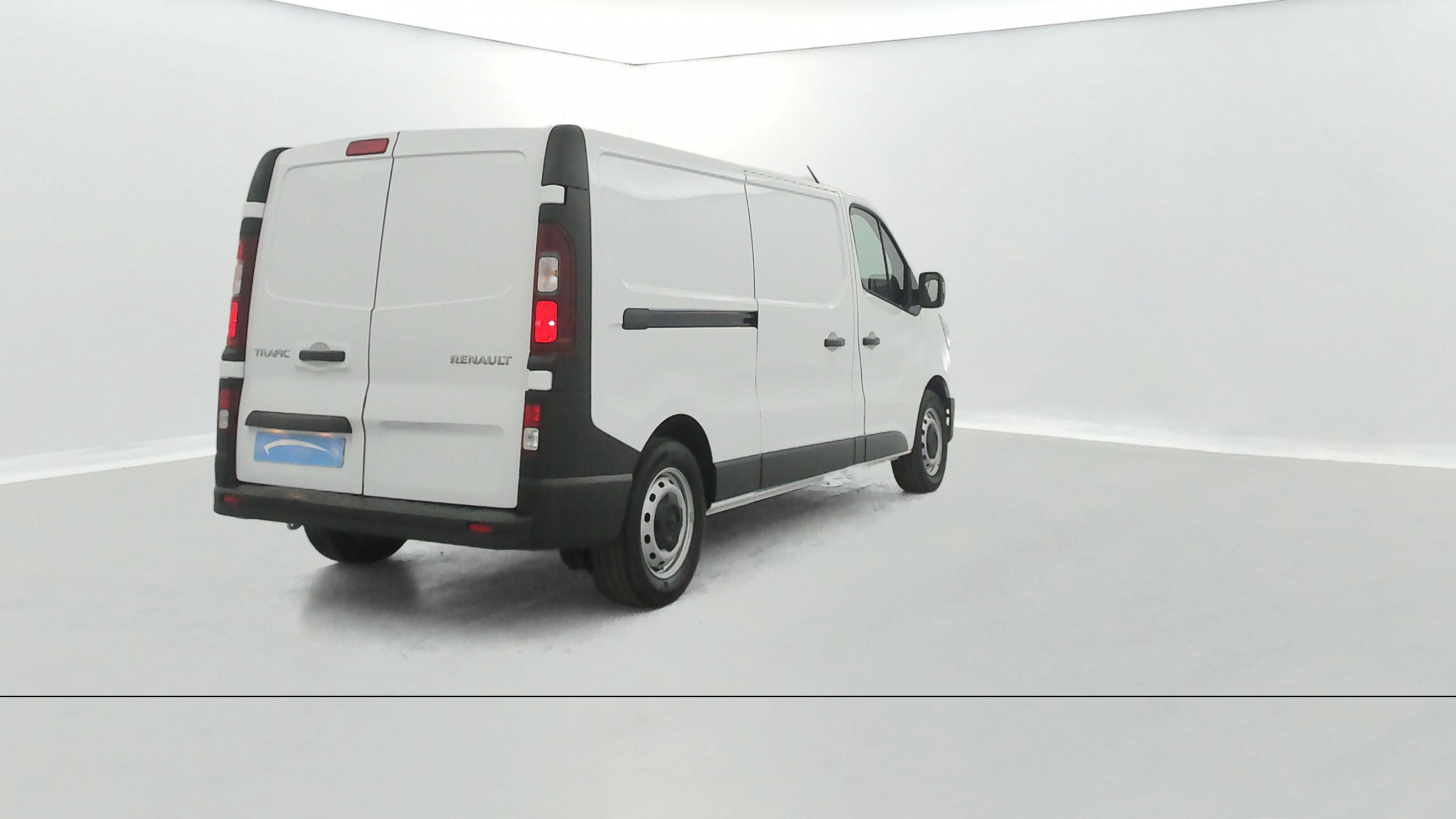 Vente en ligne Renault Trafic 3 Fourgon TRAFIC FGN L2H1 3000 KG BLUE DCI 130 au prix de 23 490 €