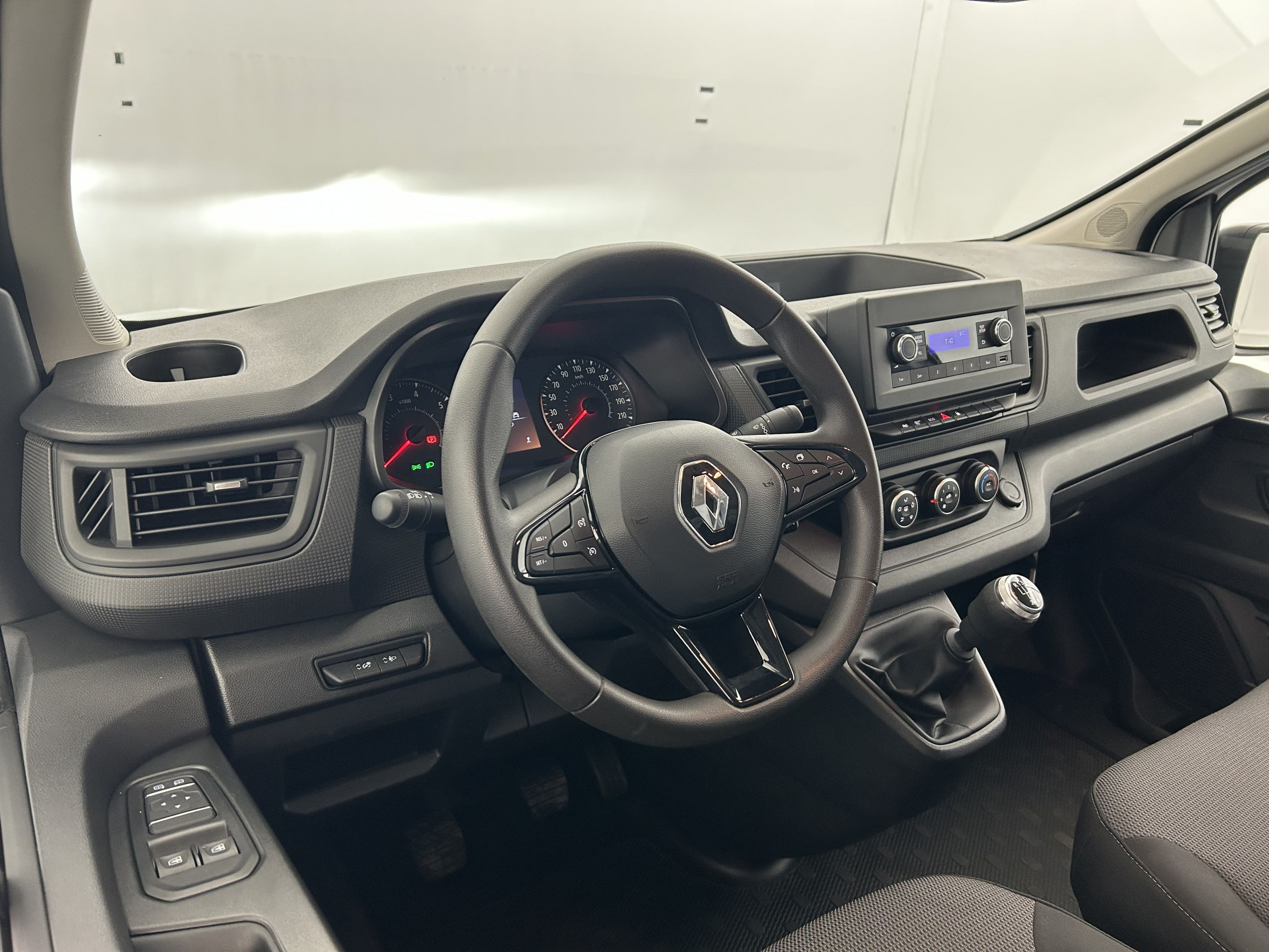 Vente en ligne Renault Trafic 3 Fourgon TRAFIC FGN L2H1 3000 KG BLUE DCI 130 au prix de 23 490 €