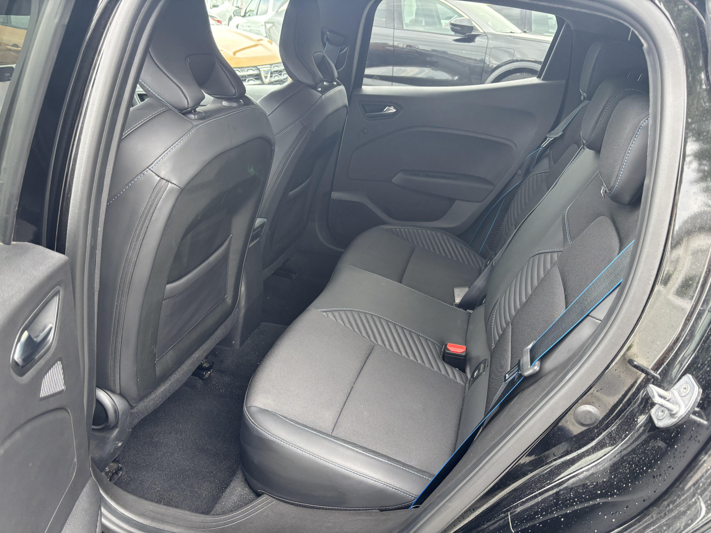 Vente en ligne Renault Clio 5 Clio E-Tech full hybrid 145 ch GSR2 au prix de 24 290 €