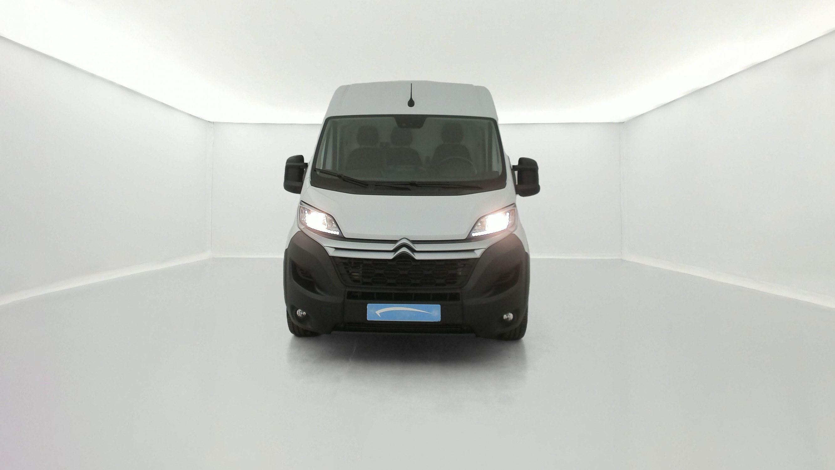 Vente en ligne Citroën Jumper Fourgon JUMPER TOLE 33 L2H2 BLUEHDi 140 S&S BVM6 au prix de 23 890 €