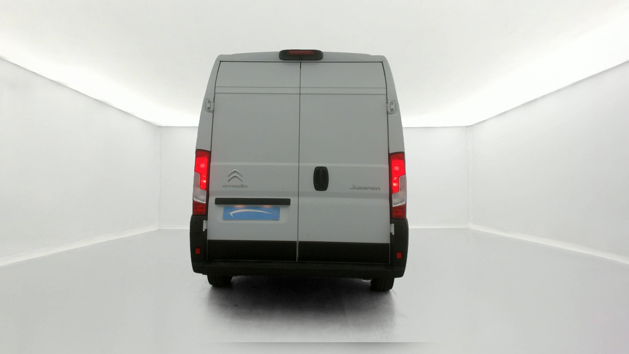Vente en ligne Citroën Jumper Fourgon JUMPER TOLE 33 L2H2 BLUEHDi 140 S&S BVM6 au prix de 23 890 €