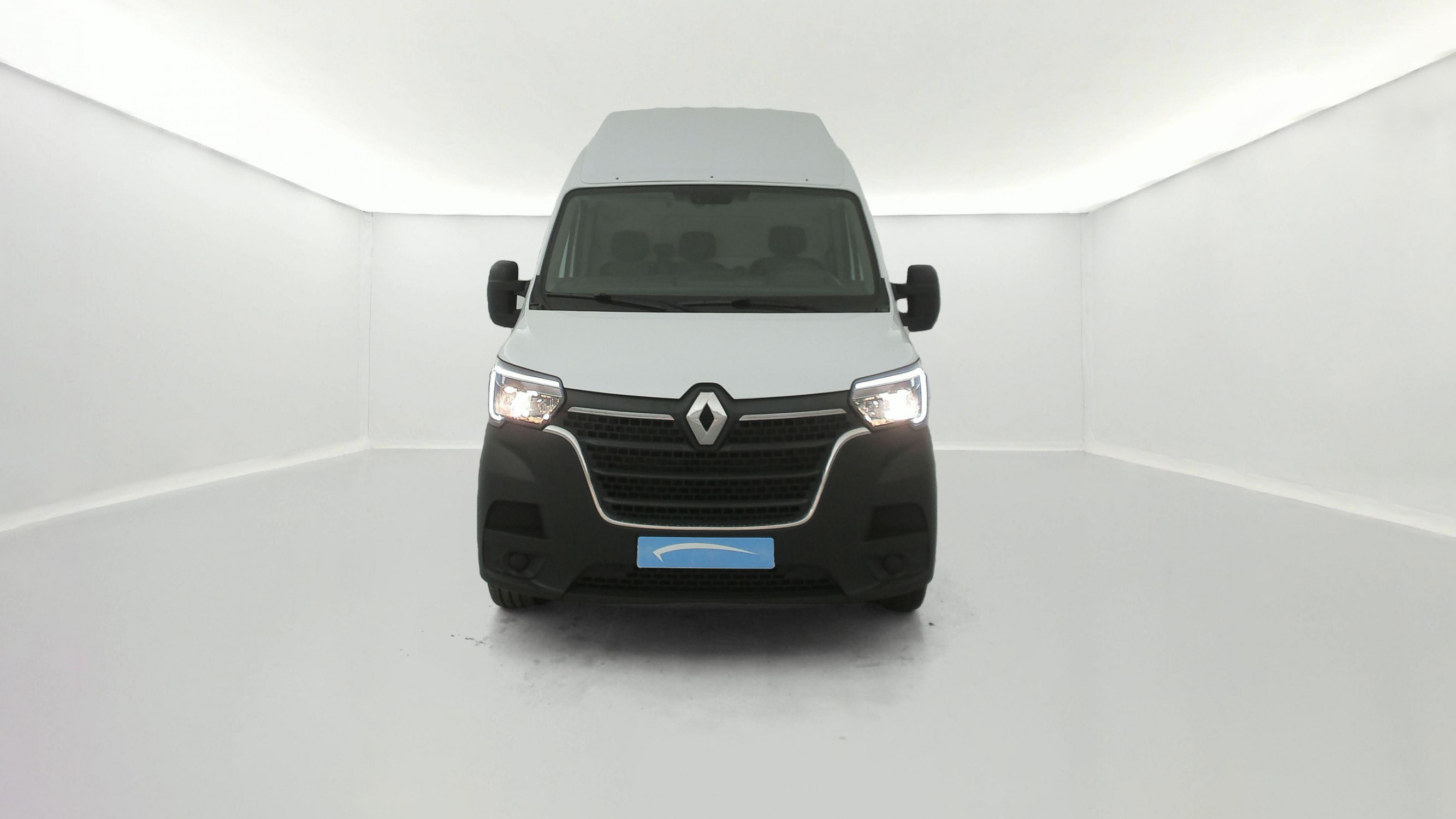 Vente en ligne Renault Master Fourgon MASTER FGN TRAC F3500 L3H3 BLUE DCI 135 au prix de 26 990 €