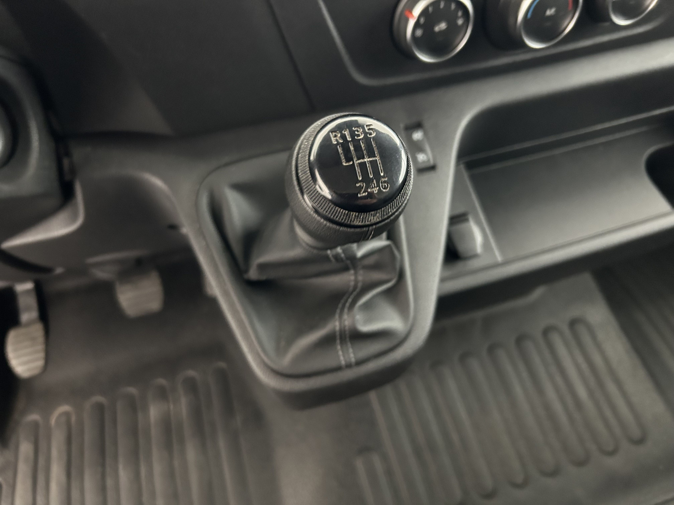 Vente en ligne Renault Master Fourgon MASTER FGN TRAC F3500 L3H3 BLUE DCI 135 au prix de 26 990 €