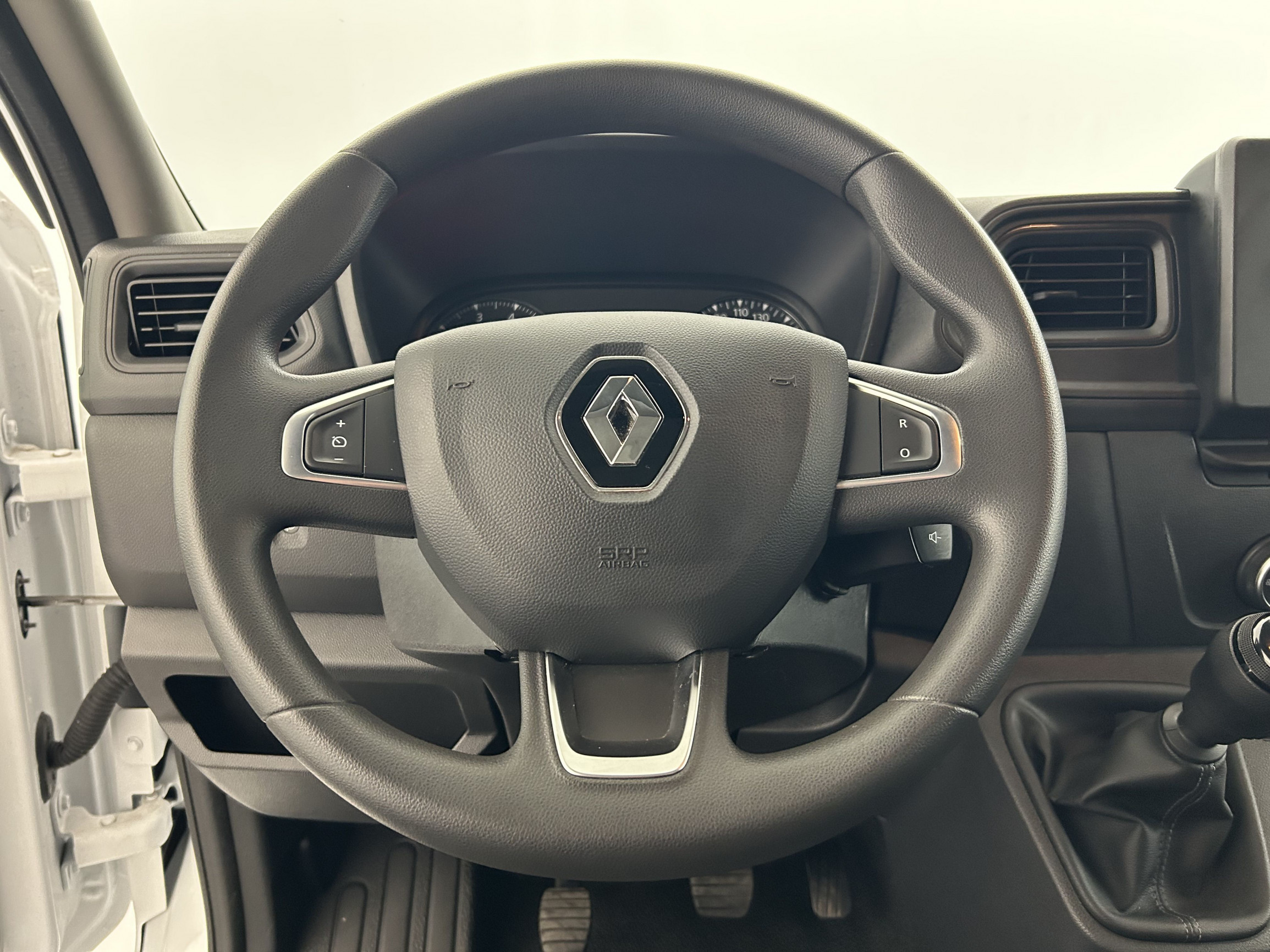 Vente en ligne Renault Master Fourgon MASTER FGN TRAC F3500 L2H2 BLUE DCI 135 au prix de 25 590 €