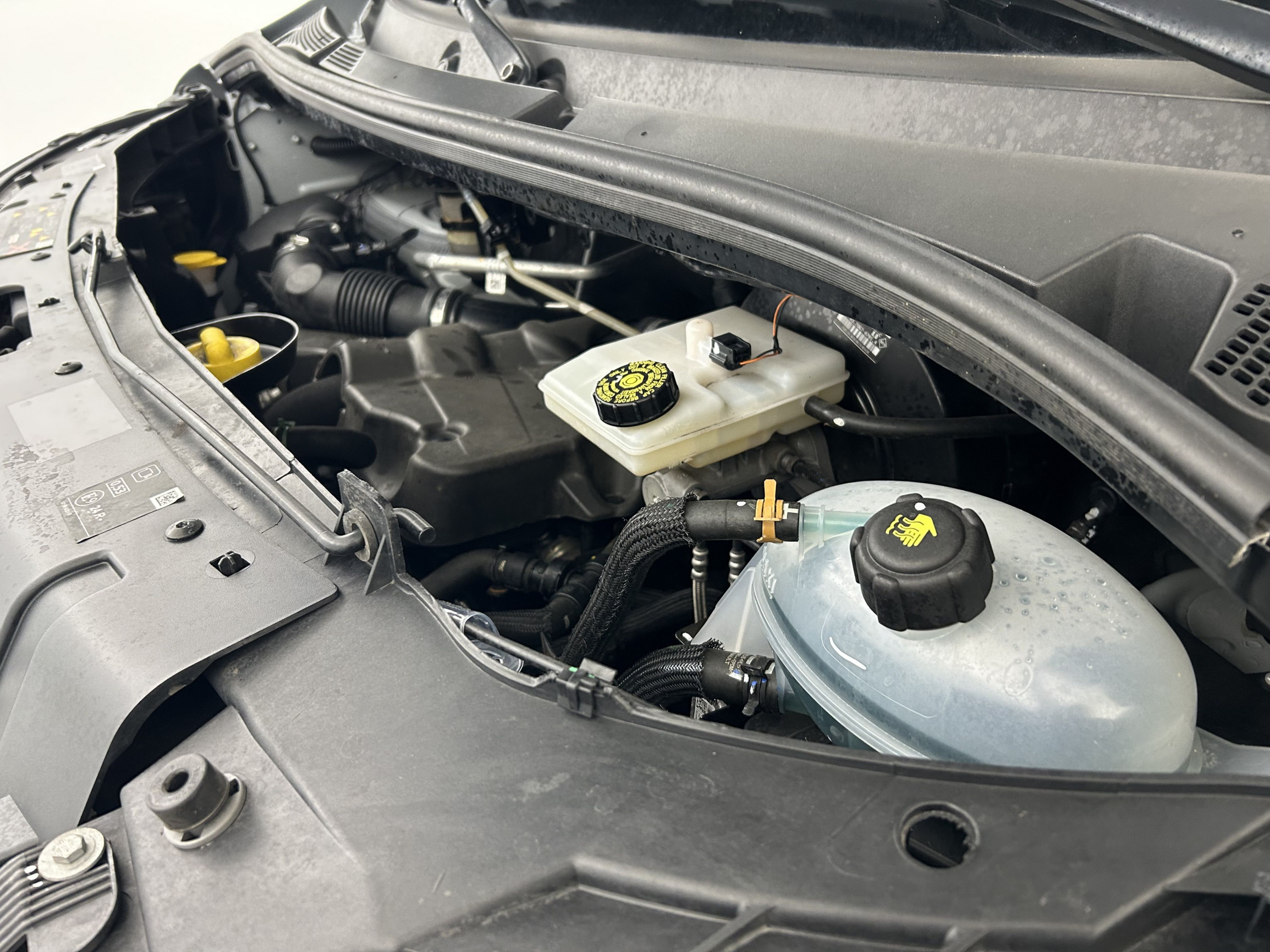 Vente en ligne Renault Master Fourgon MASTER FGN TRAC F3500 L2H2 BLUE DCI 135 au prix de 25 590 €