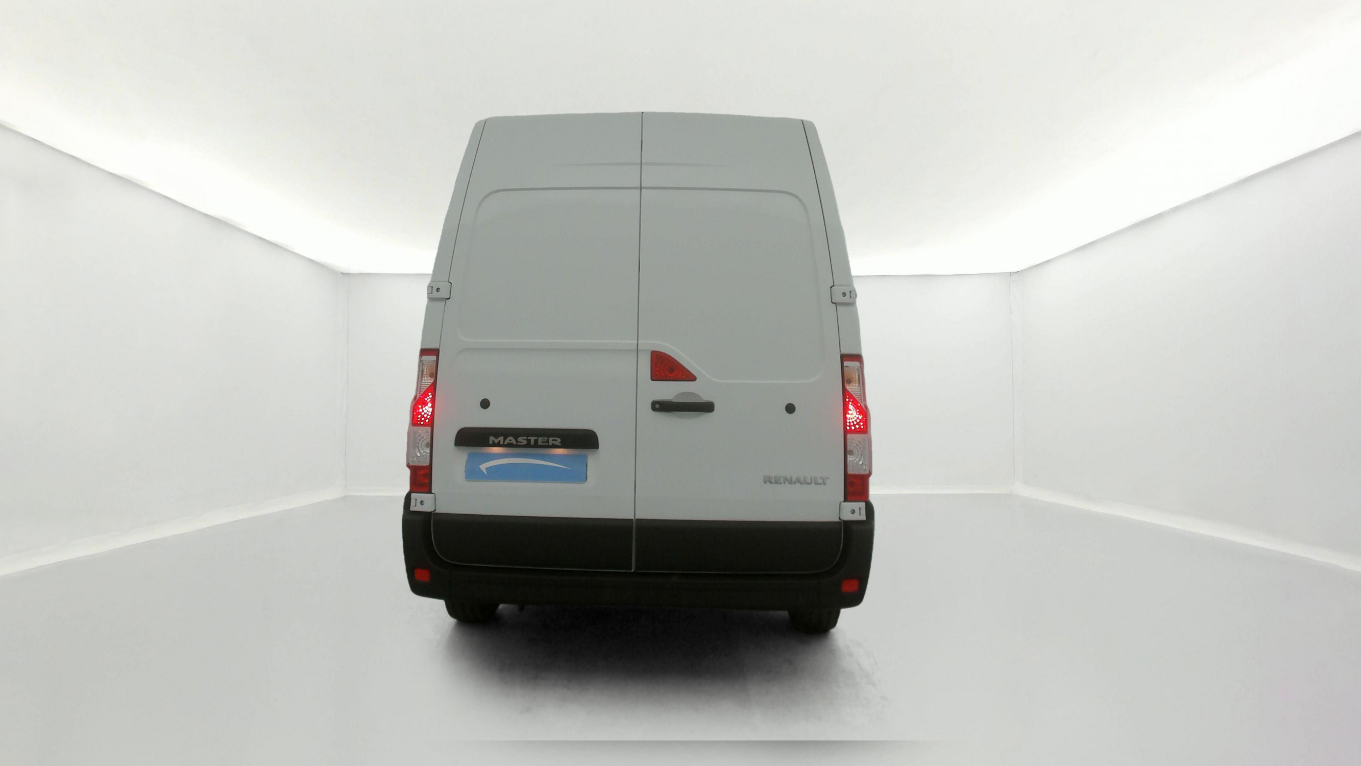 Vente en ligne Renault Master Fourgon MASTER FGN TRAC F3500 L2H2 BLUE DCI 135 au prix de 25 590 €