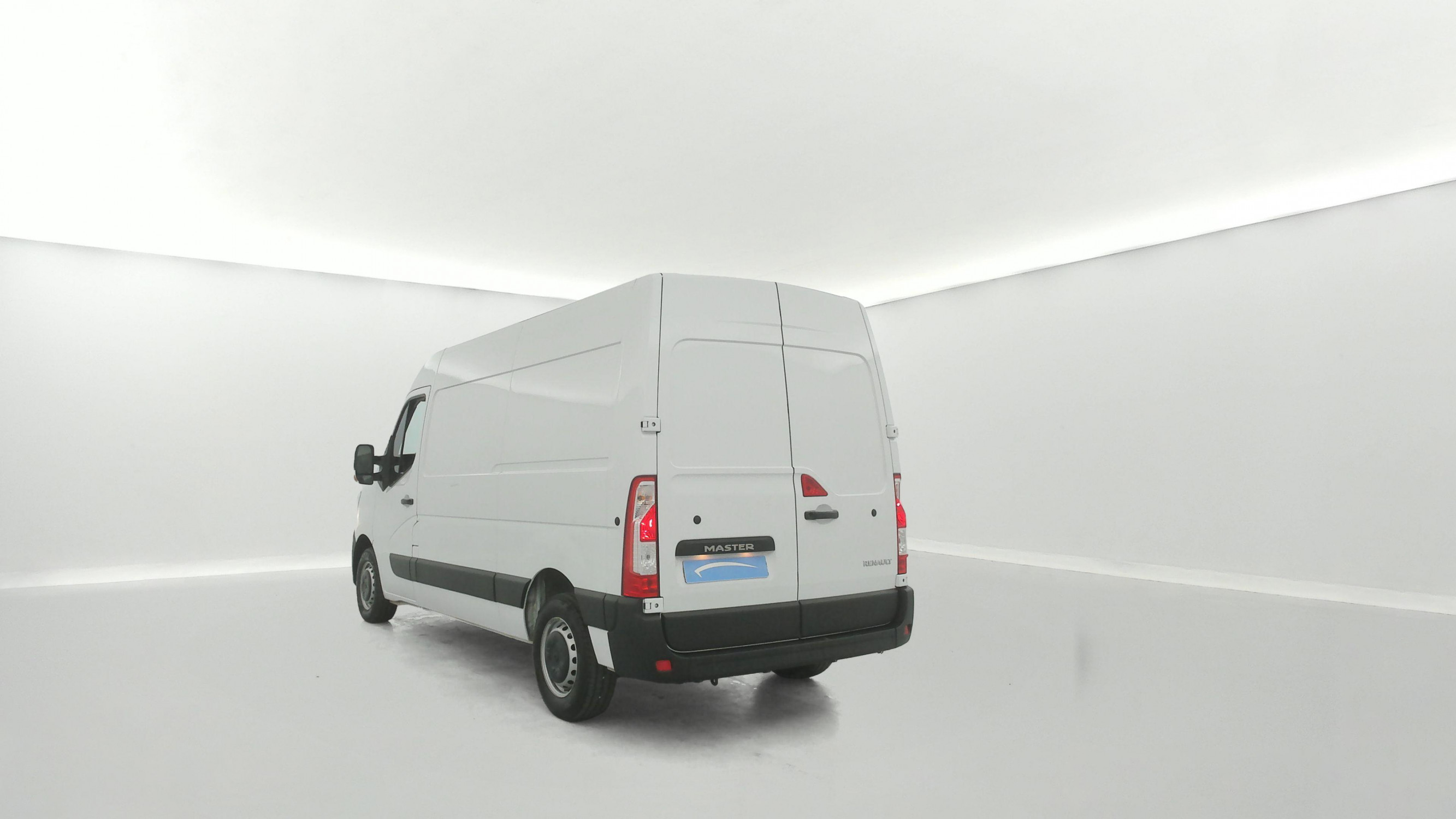Vente en ligne Renault Master Fourgon MASTER FGN TRAC F3500 L2H2 BLUE DCI 135 au prix de 25 590 €