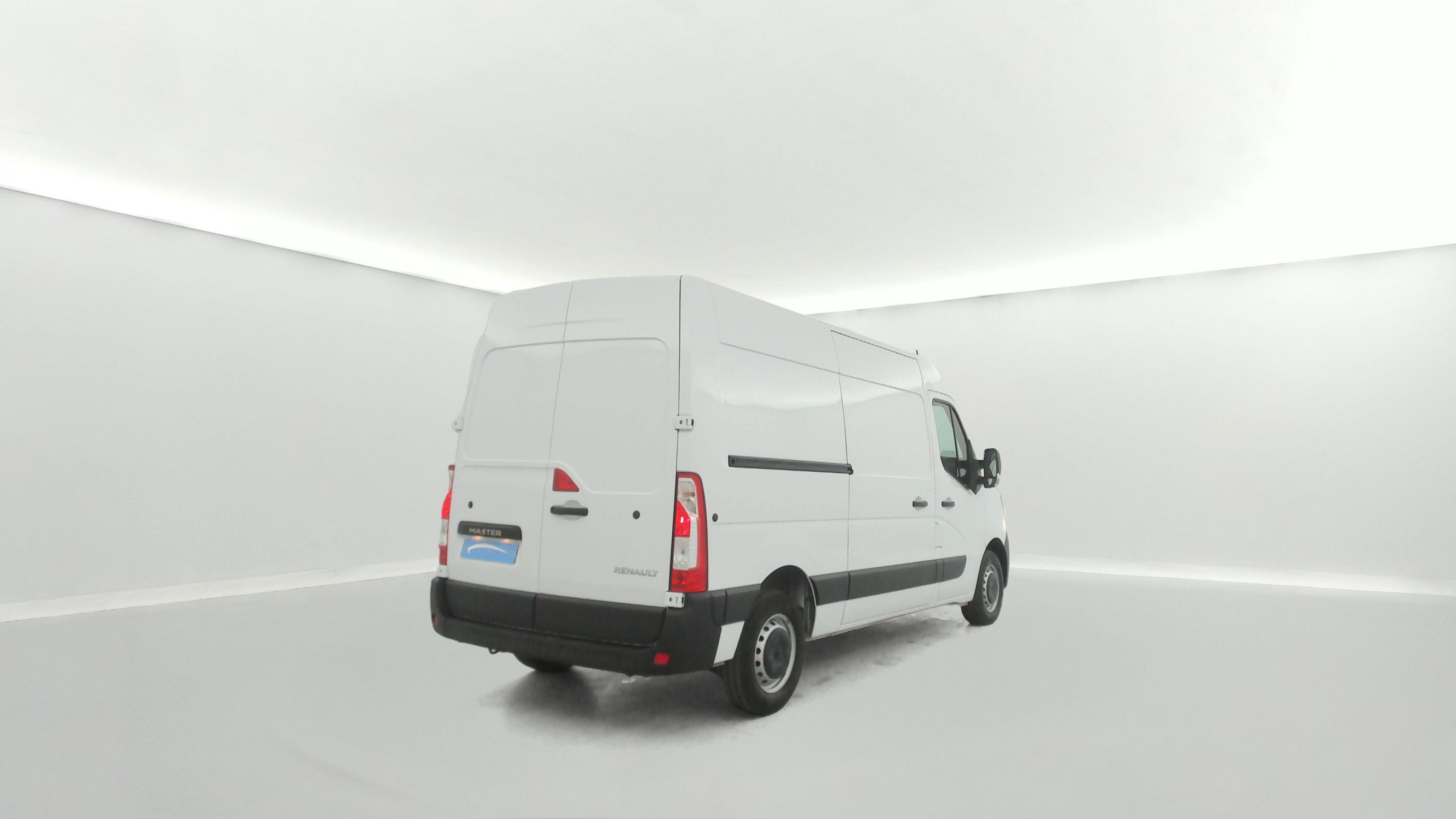 Vente en ligne Renault Master Fourgon MASTER FGN TRAC F3500 L2H2 BLUE DCI 135 au prix de 25 590 €