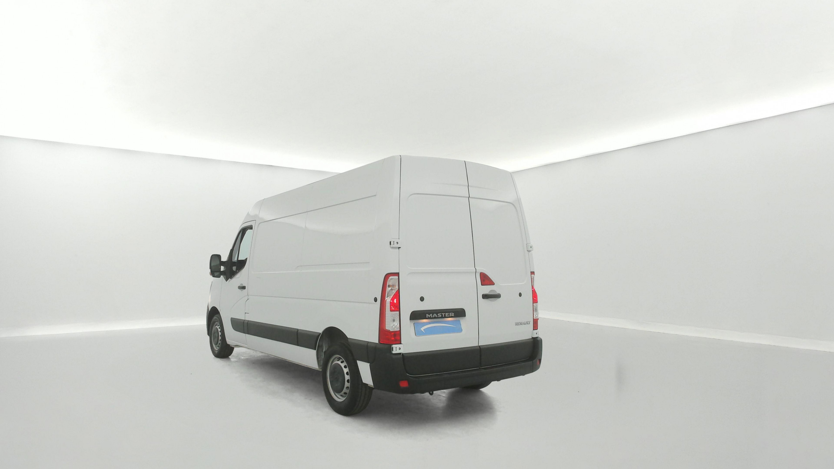 Vente en ligne Renault Master Fourgon MASTER FGN TRAC F3500 L2H2 BLUE DCI 135 au prix de 25 990 €