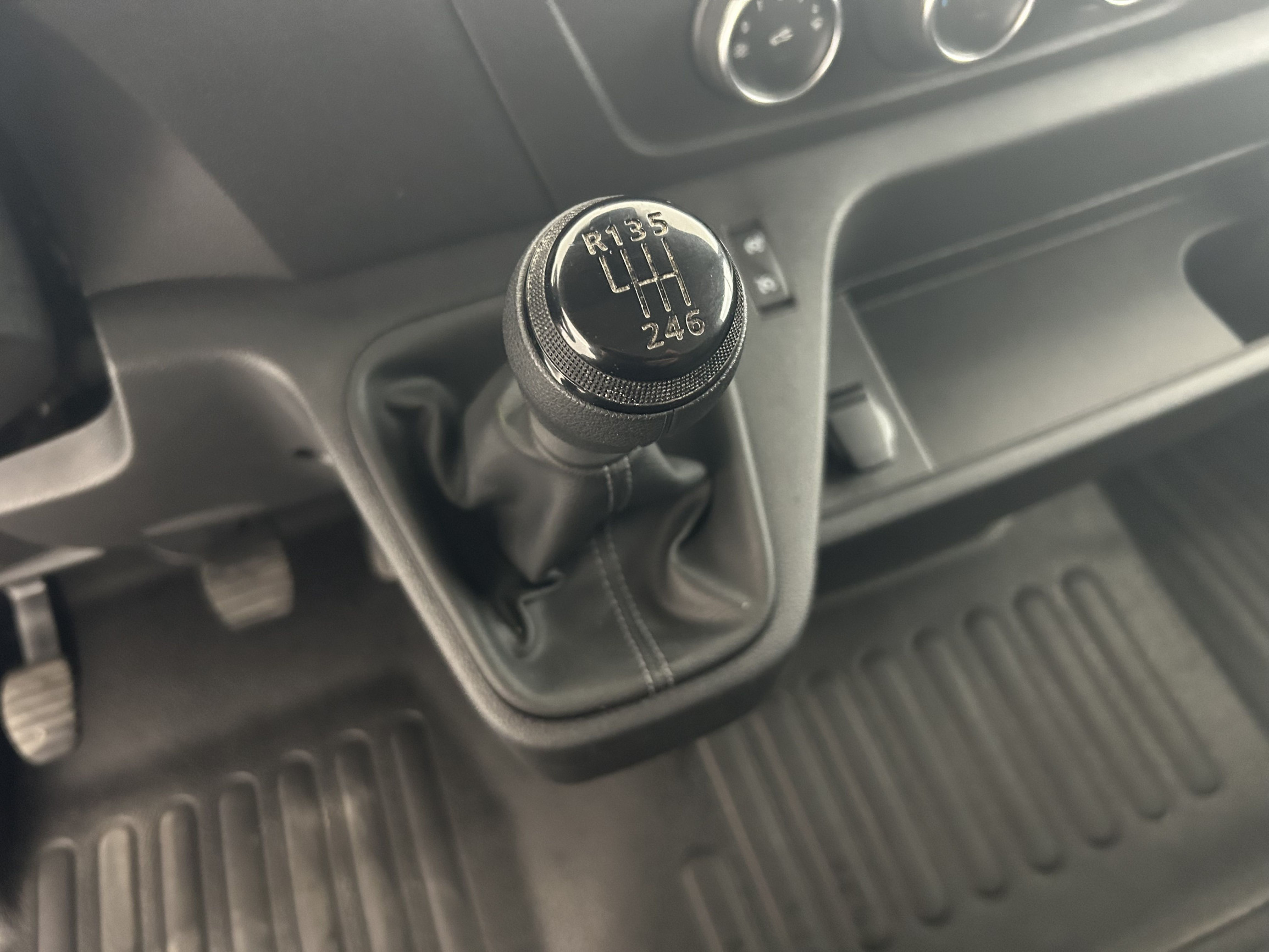 Vente en ligne Renault Master Fourgon MASTER FGN TRAC F3500 L2H2 BLUE DCI 135 au prix de 25 990 €