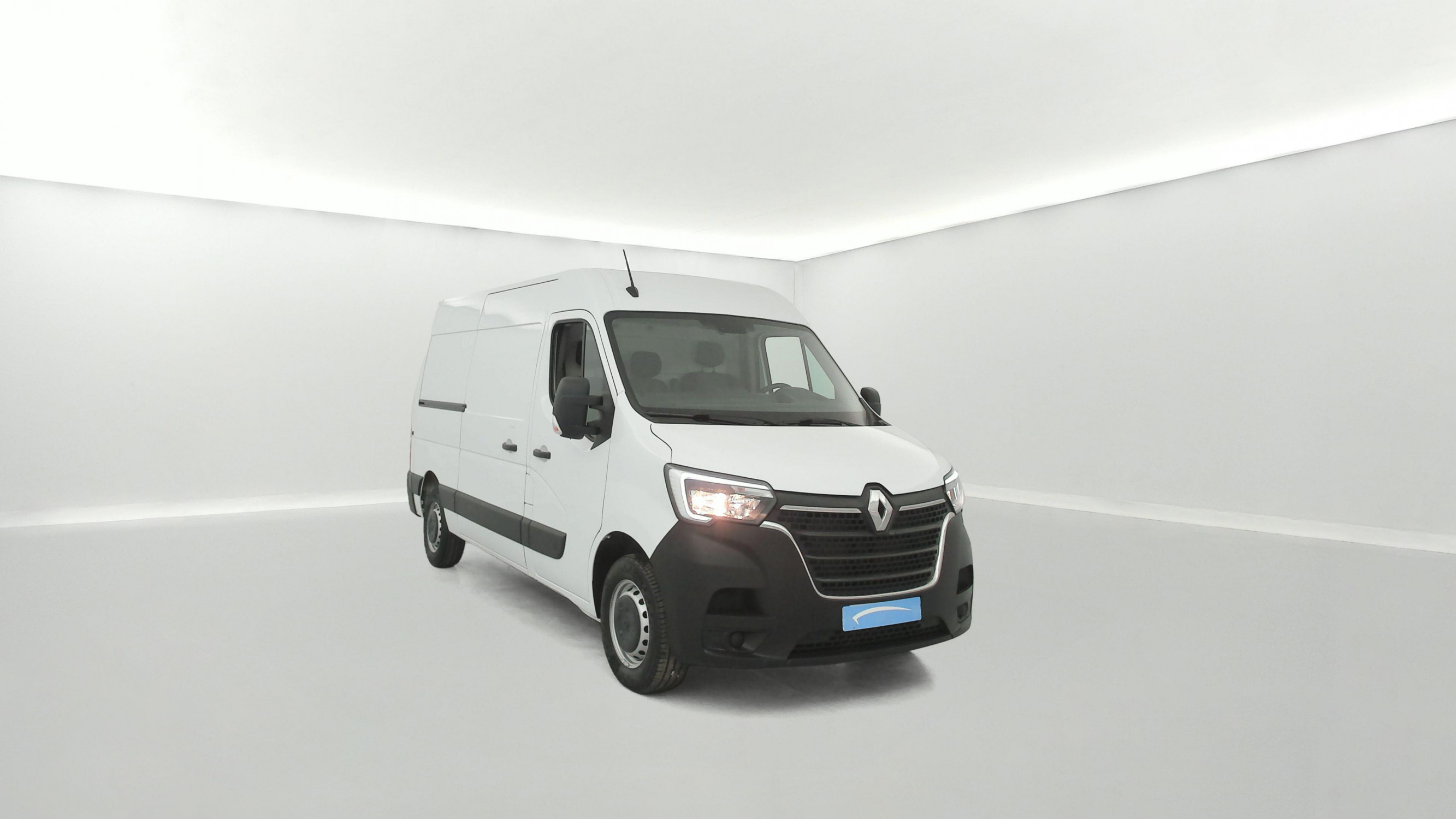 Vente en ligne Renault Master Fourgon MASTER FGN TRAC F3500 L2H2 BLUE DCI 135 au prix de 26 270 €