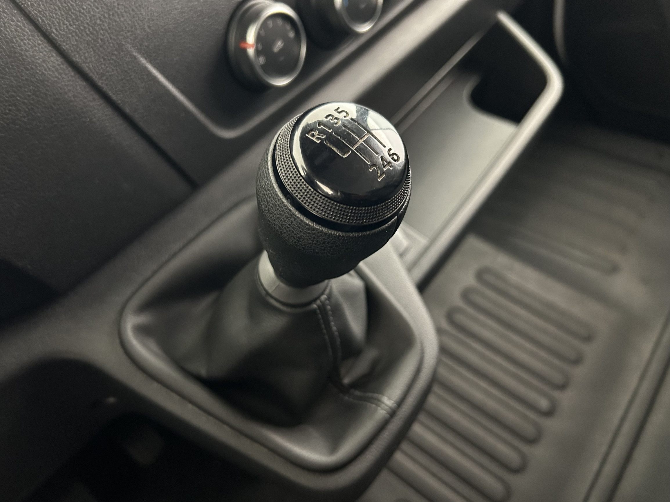 Vente en ligne Renault Master Fourgon MASTER FGN TRAC F3500 L2H2 BLUE DCI 135 au prix de 26 270 €