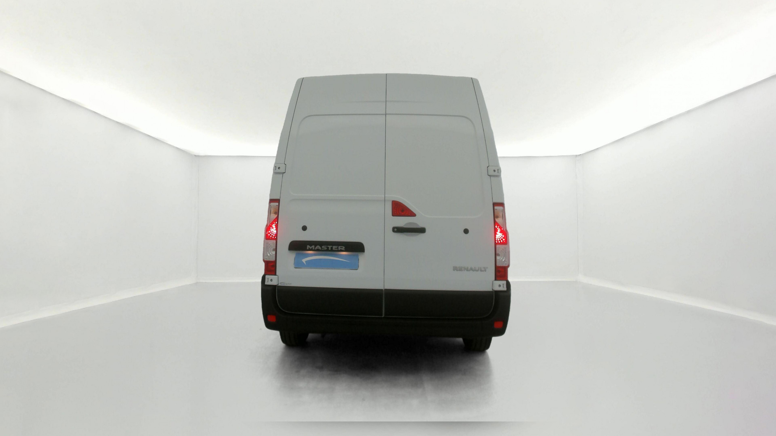 Vente en ligne Renault Master Fourgon MASTER FGN TRAC F3500 L2H2 BLUE DCI 135 au prix de 26 270 €