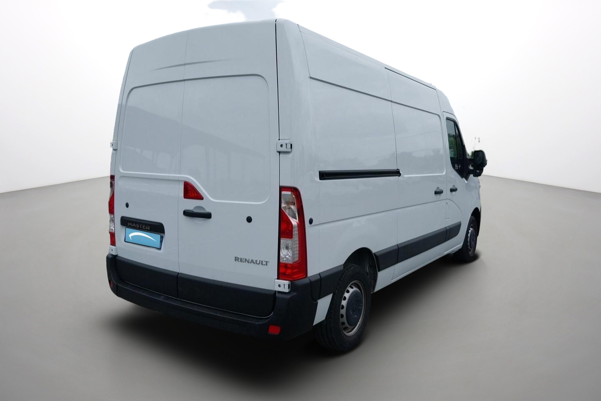 Vente en ligne Renault Master Fourgon MASTER FGN TRAC F3500 L2H2 BLUE DCI 135 au prix de 25 990 €