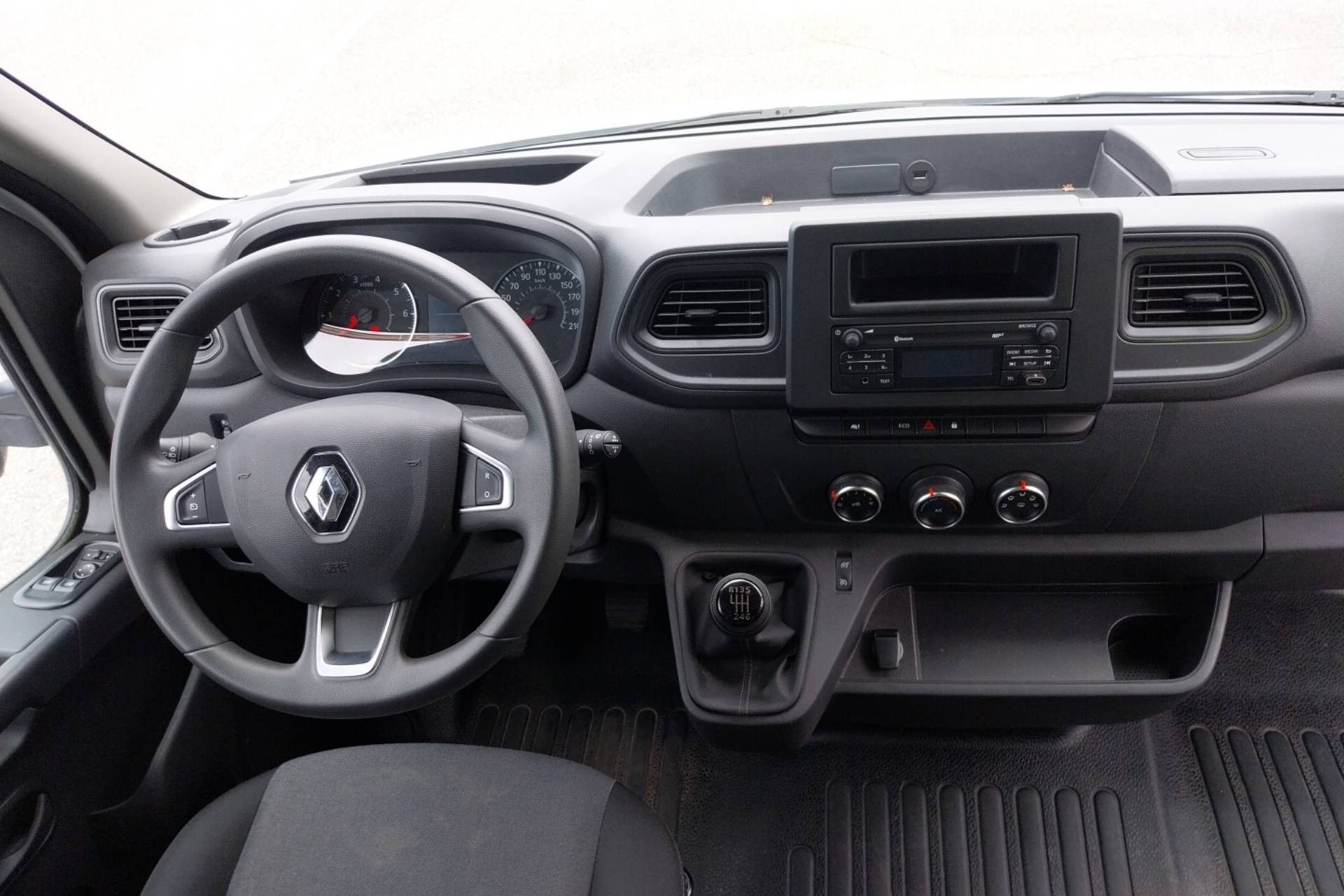 Vente en ligne Renault Master Fourgon MASTER FGN TRAC F3500 L2H2 BLUE DCI 135 au prix de 25 990 €