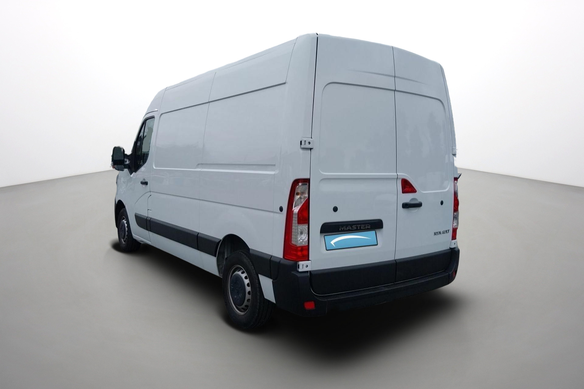Vente en ligne Renault Master Fourgon MASTER FGN TRAC F3500 L2H2 BLUE DCI 135 au prix de 25 990 €