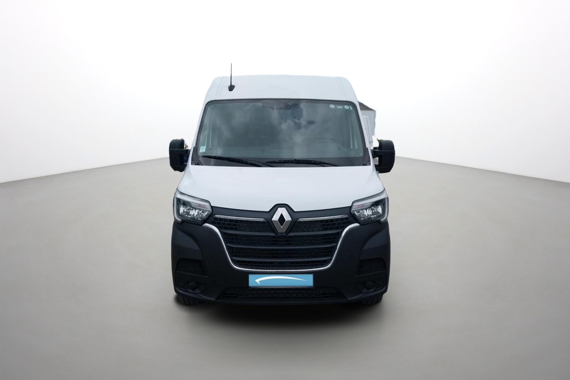 Vente en ligne Renault Master Fourgon MASTER FGN TRAC F3500 L2H2 BLUE DCI 135 au prix de 25 990 €