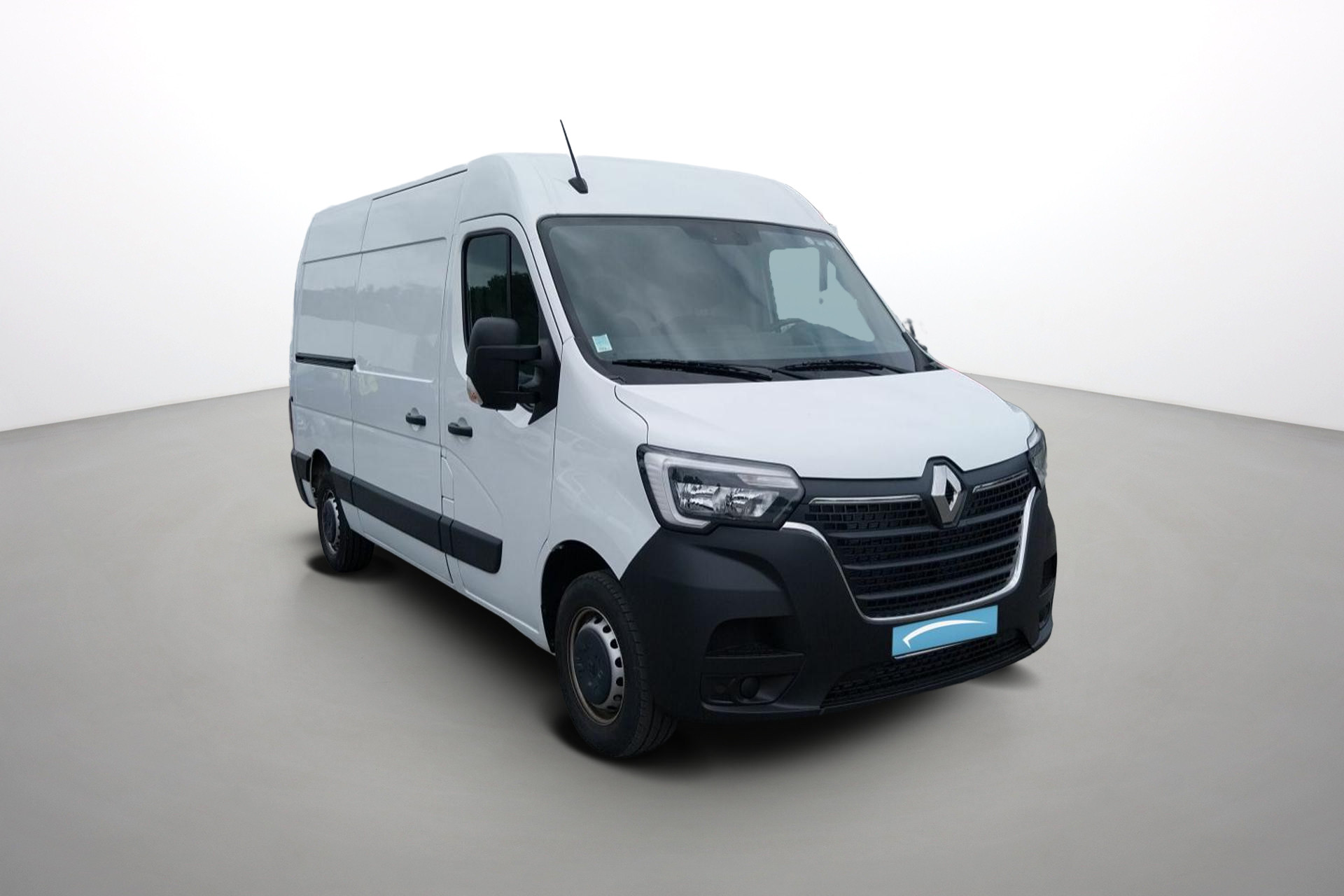 Vente en ligne Renault Master Fourgon MASTER FGN TRAC F3500 L2H2 BLUE DCI 135 au prix de 25 990 €