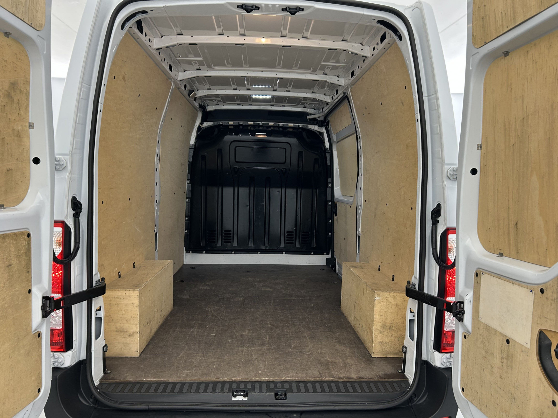 Vente en ligne Renault Master Fourgon MASTER FGN TRAC F3500 L2H2 BLUE DCI 135 au prix de 26 270 €