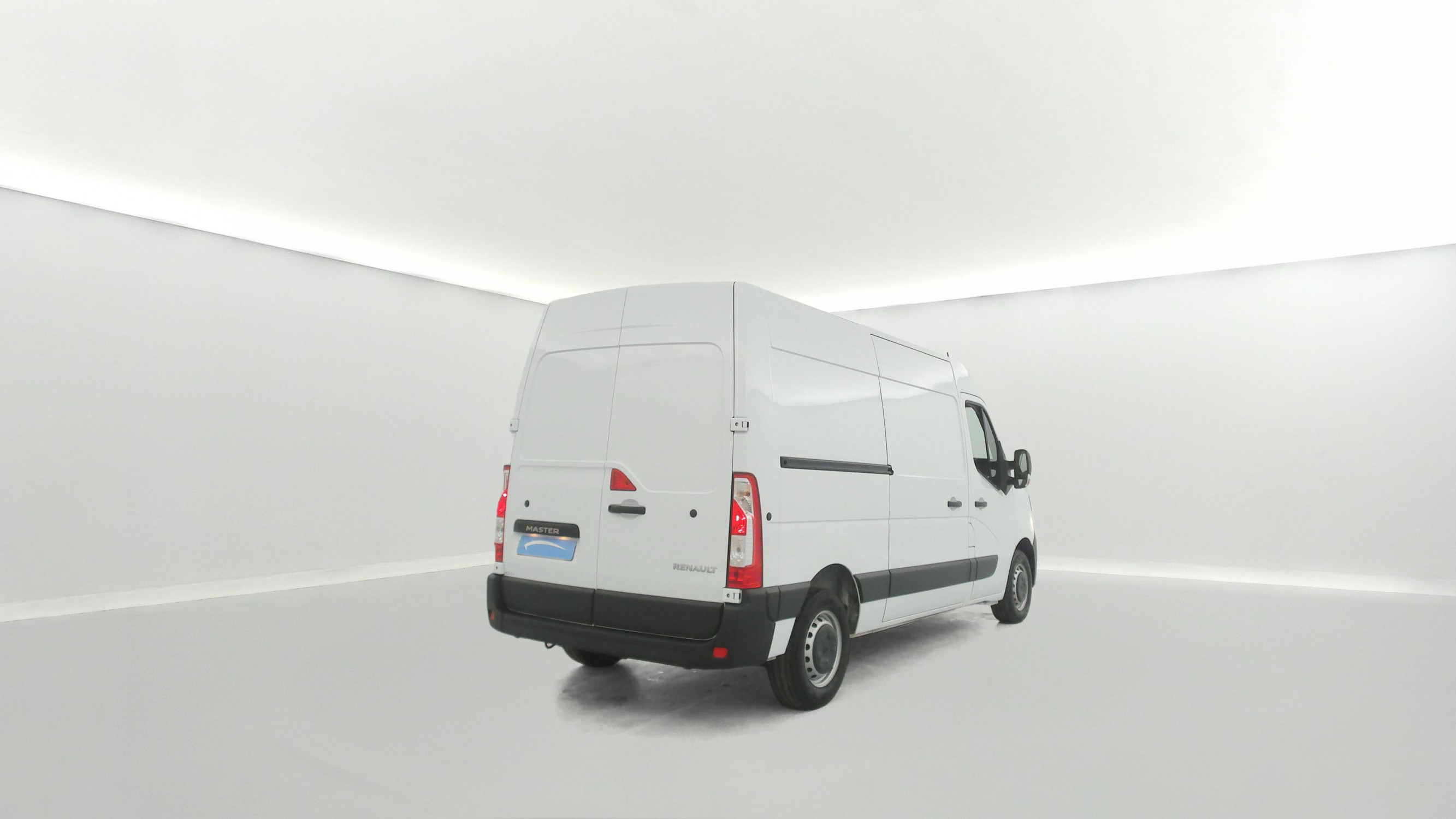 Vente en ligne Renault Master Fourgon MASTER FGN TRAC F3500 L2H2 BLUE DCI 135 au prix de 26 270 €