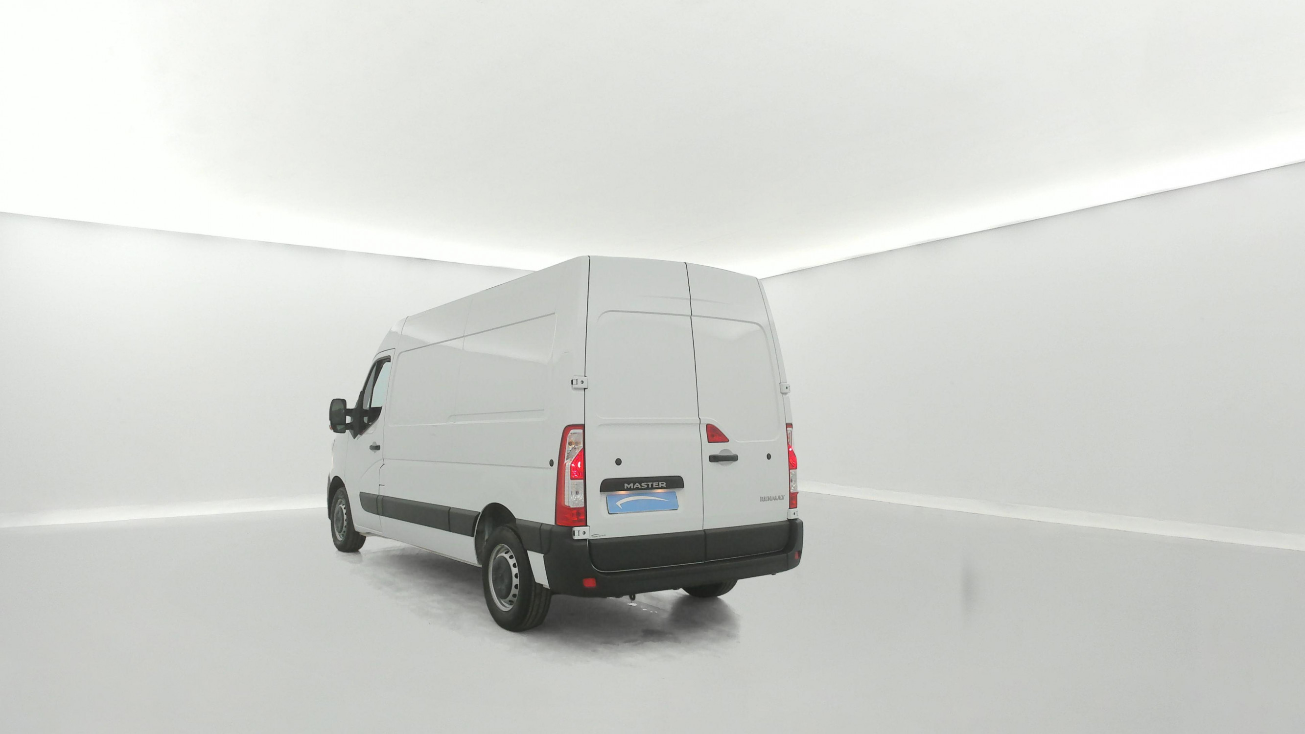 Vente en ligne Renault Master Fourgon MASTER FGN TRAC F3500 L2H2 BLUE DCI 135 au prix de 26 270 €