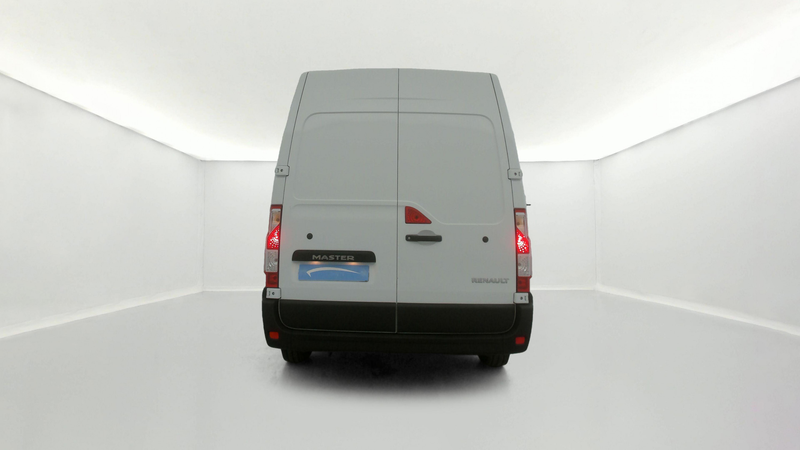 Vente en ligne Renault Master Fourgon MASTER FGN TRAC F3500 L2H2 BLUE DCI 135 au prix de 26 170 €