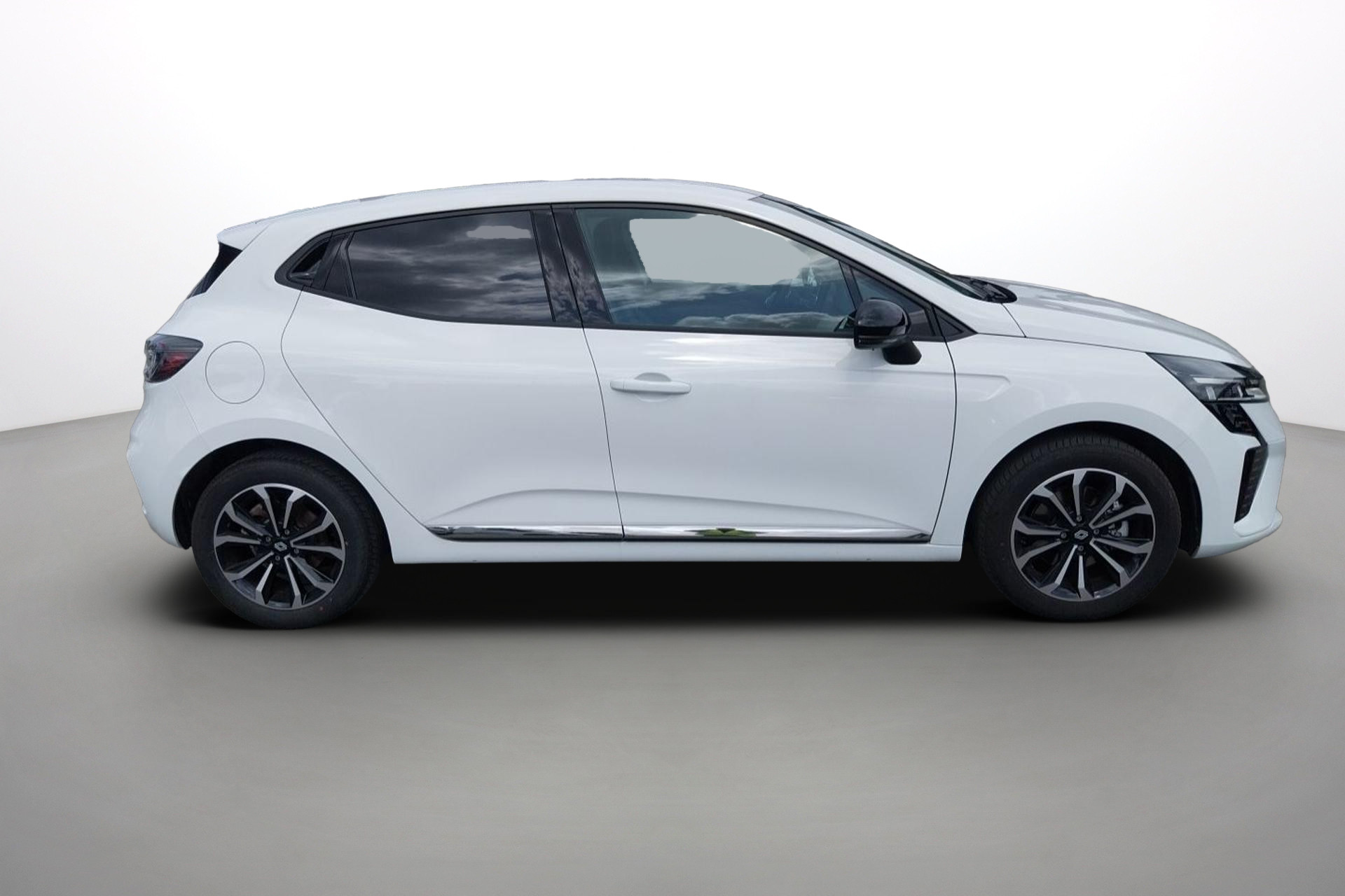 Vente en ligne Renault Clio 5 Clio E-Tech full hybrid 145 ch GSR2 au prix de 21 790 €