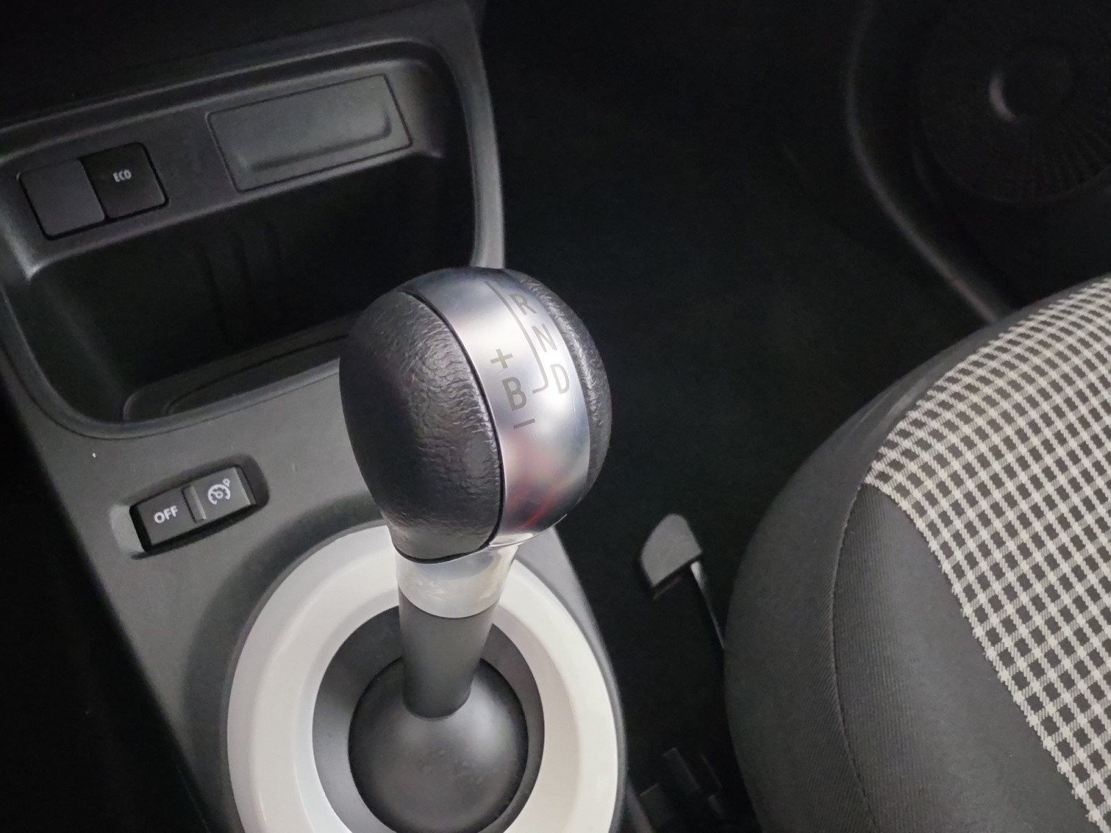 Vente en ligne Renault Twingo Electrique Twingo III E-Tech au prix de 10 990 €