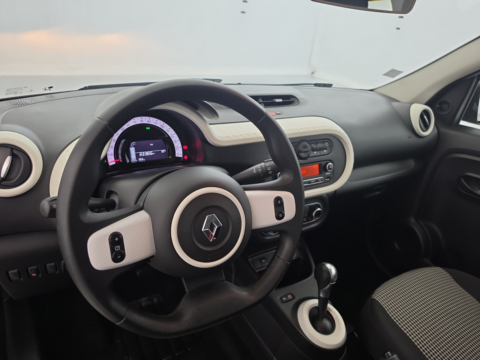 Vente en ligne Renault Twingo Electrique Twingo III E-Tech au prix de 10 990 €