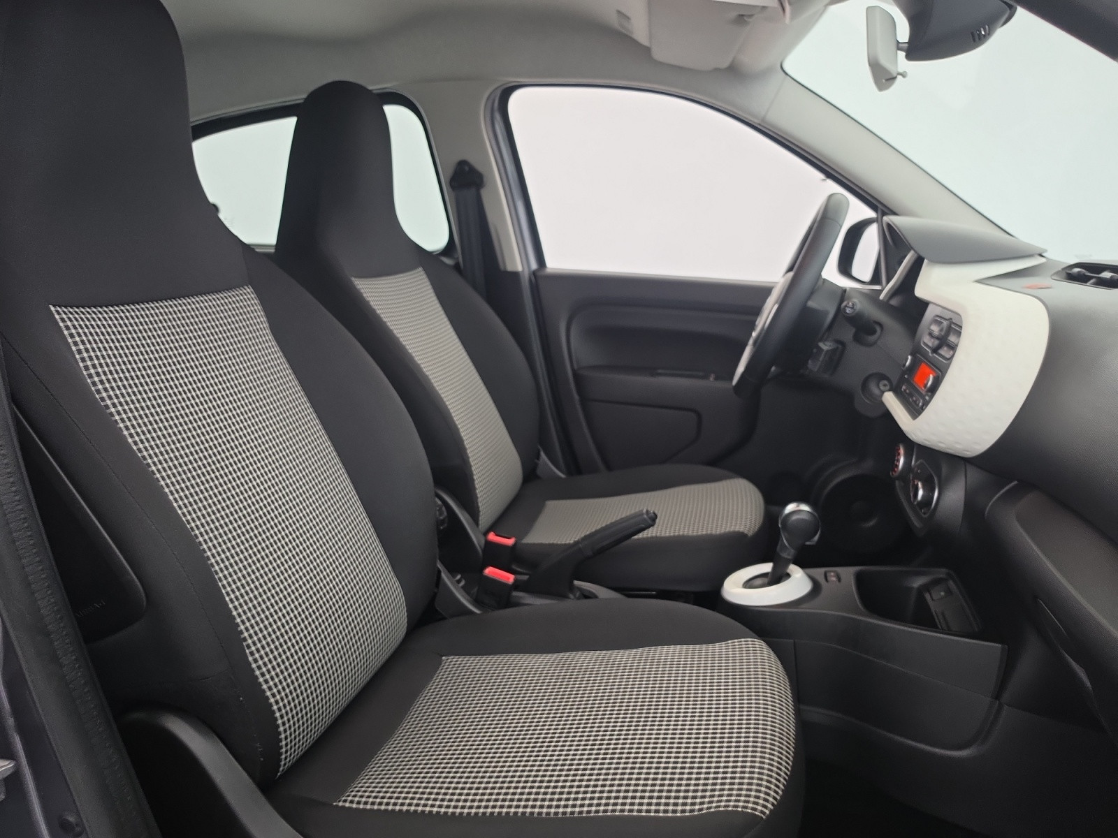 Vente en ligne Renault Twingo Electrique Twingo III E-Tech au prix de 10 990 €
