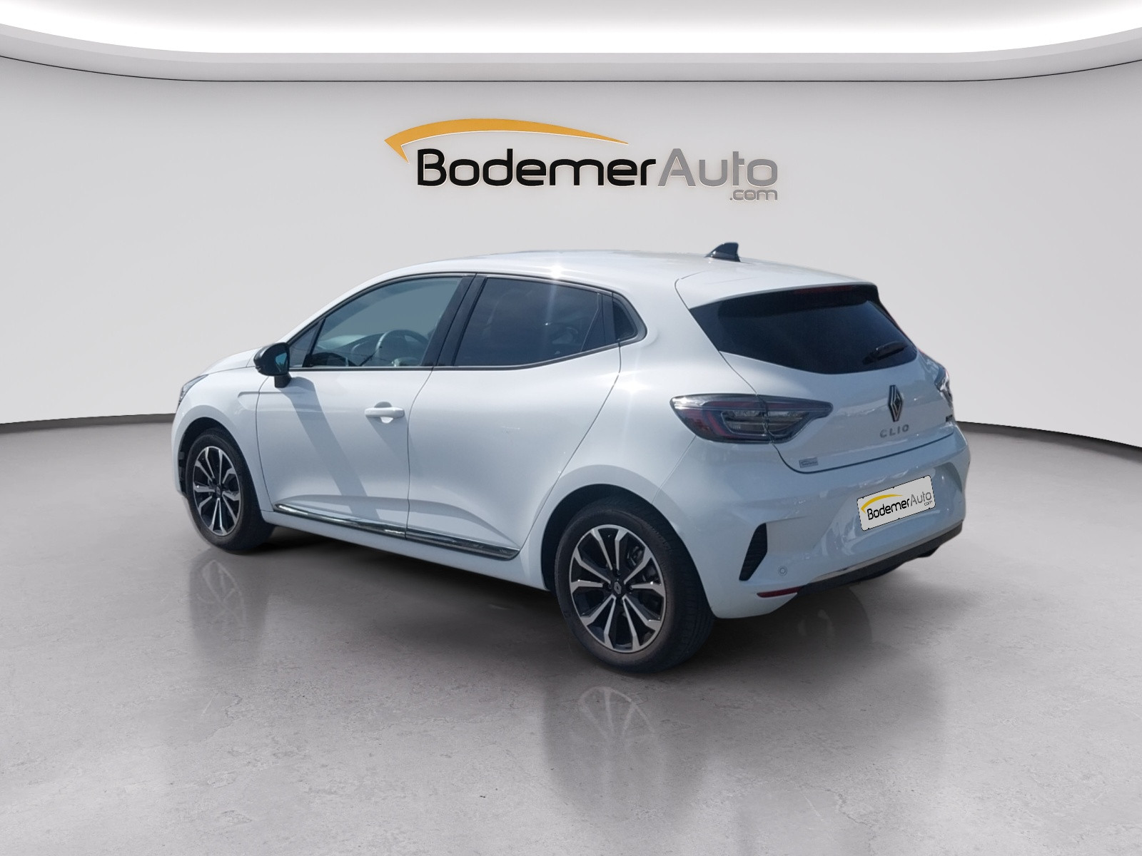 Vente en ligne Renault Clio 5 Clio E-Tech full hybrid 145 ch GSR2 au prix de 19 990 €