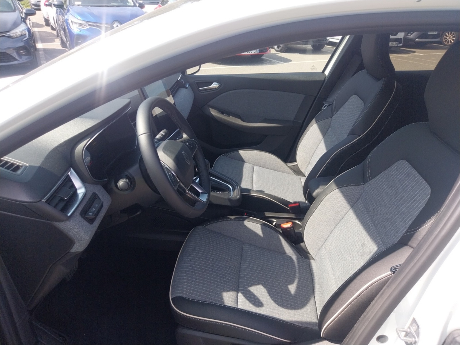 Vente en ligne Renault Clio 5 Clio E-Tech full hybrid 145 ch GSR2 au prix de 19 990 €