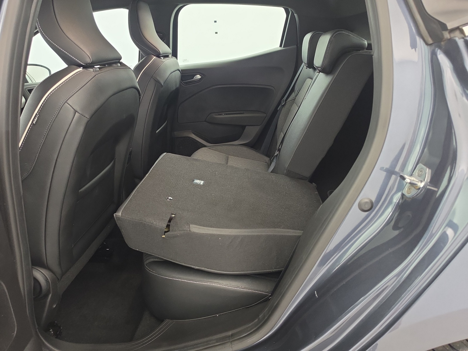 Vente en ligne Renault Clio 5 Clio TCe 100 GPL - 21N au prix de 15 590 €