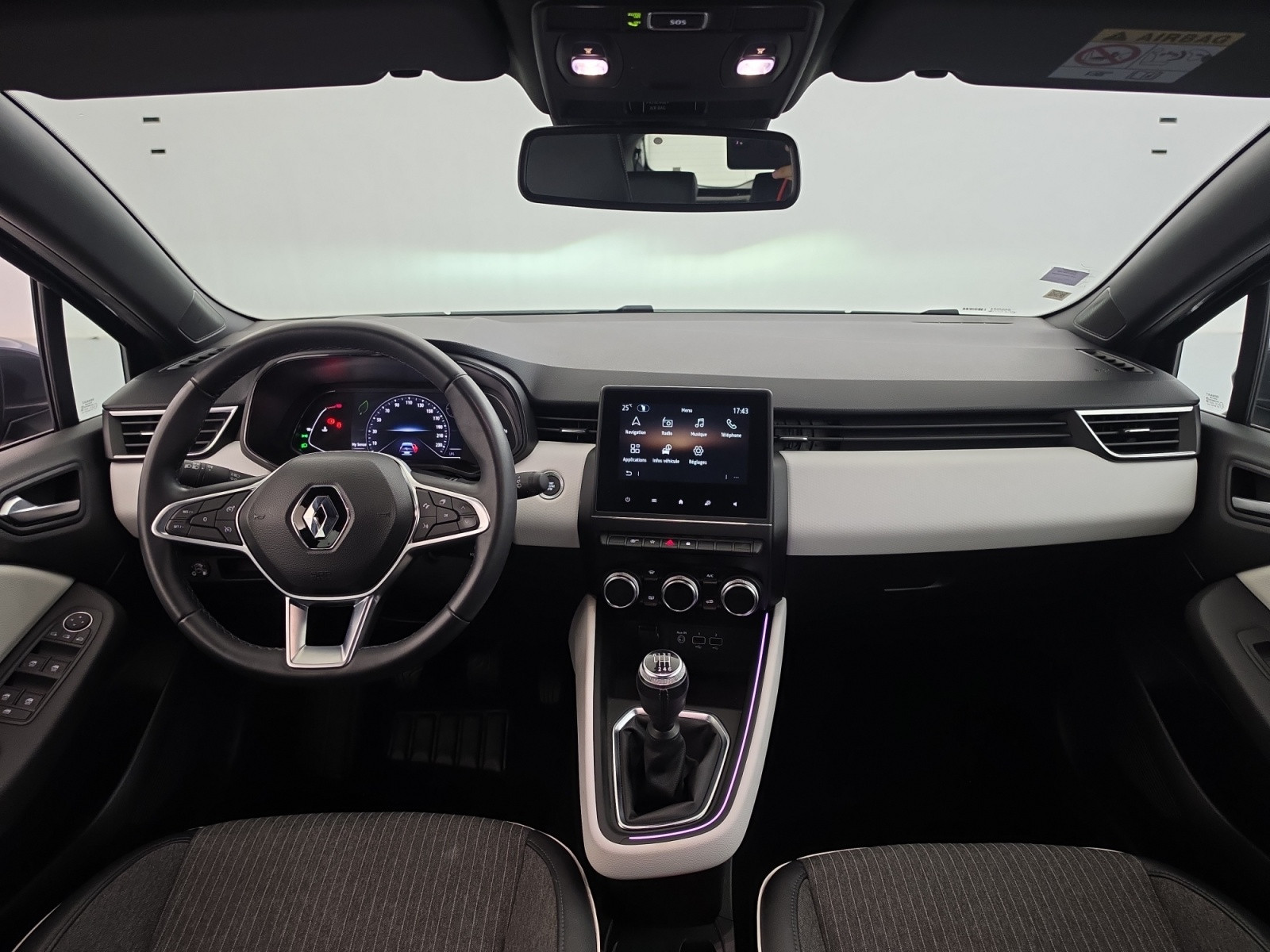 Vente en ligne Renault Clio 5 Clio TCe 100 GPL - 21N au prix de 15 590 €