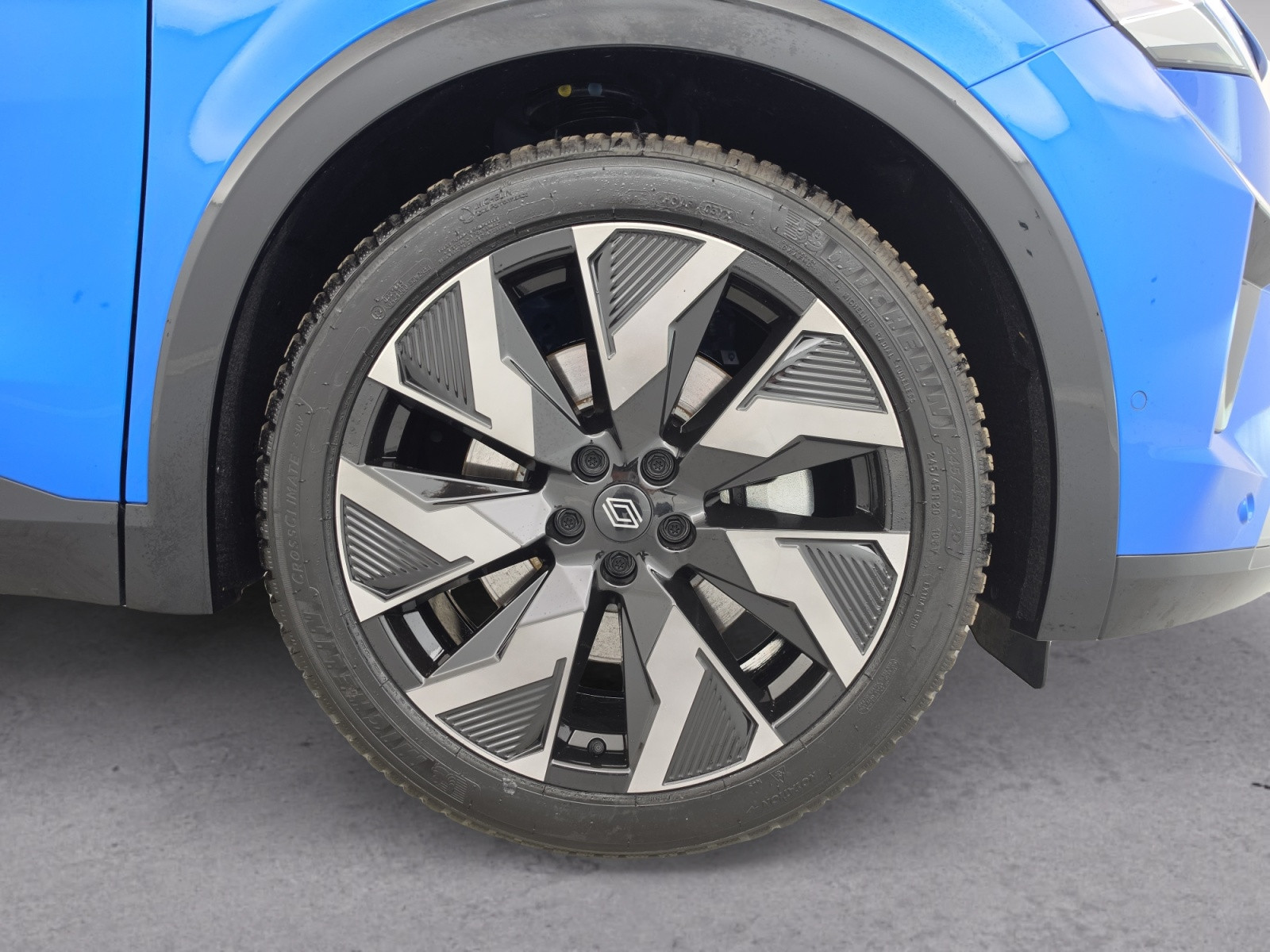 Vente en ligne Renault Rafale  E-Tech full hybrid 200 ch au prix de 42 690 €