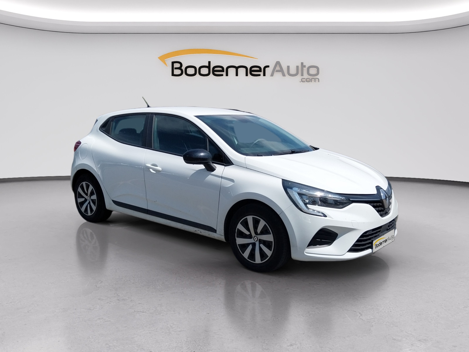 Vente en ligne Renault Clio 5 Clio E-Tech full hybrid 145 au prix de 15 690 €