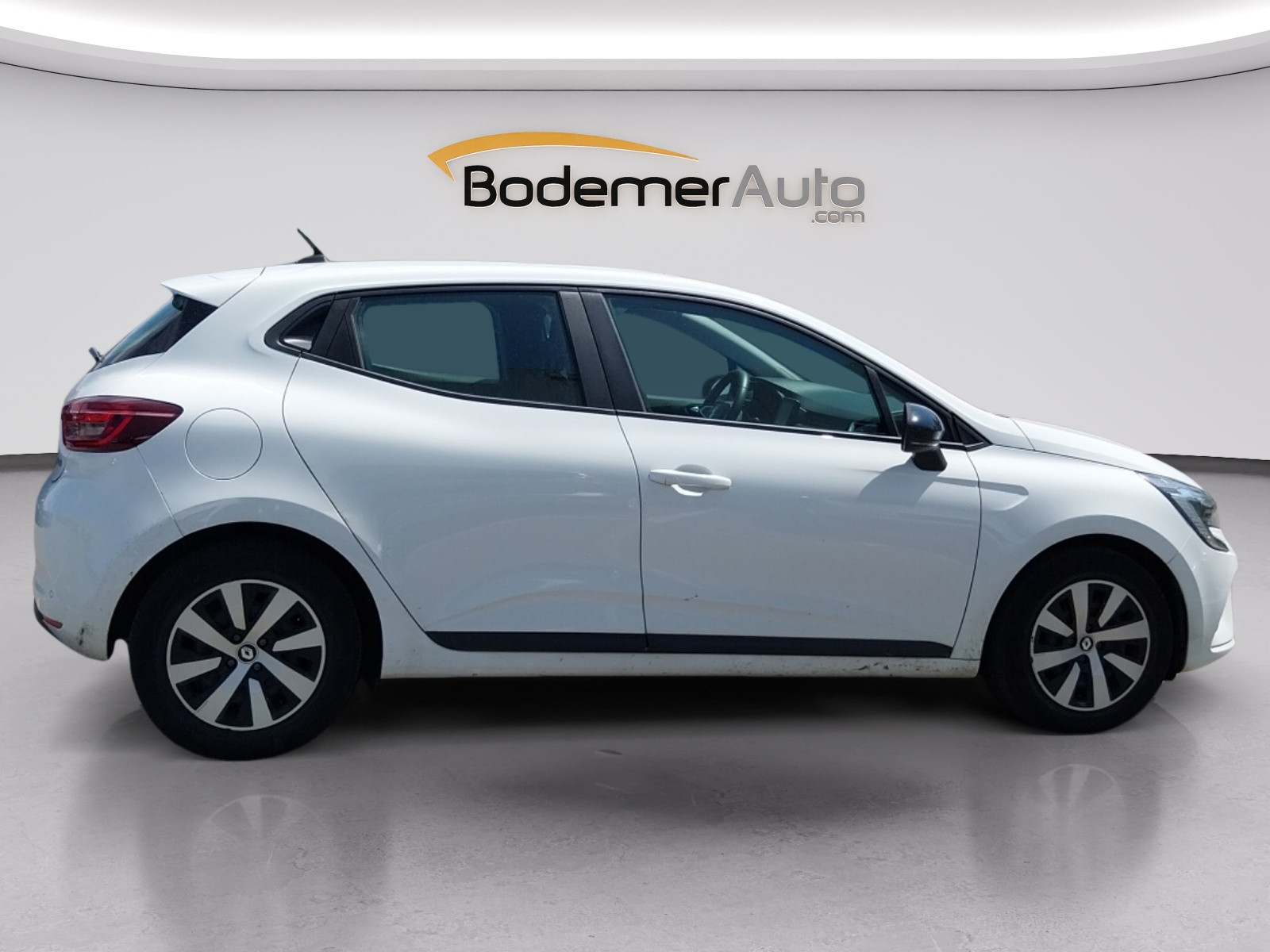 Vente en ligne Renault Clio 5 Clio E-Tech full hybrid 145 au prix de 15 690 €