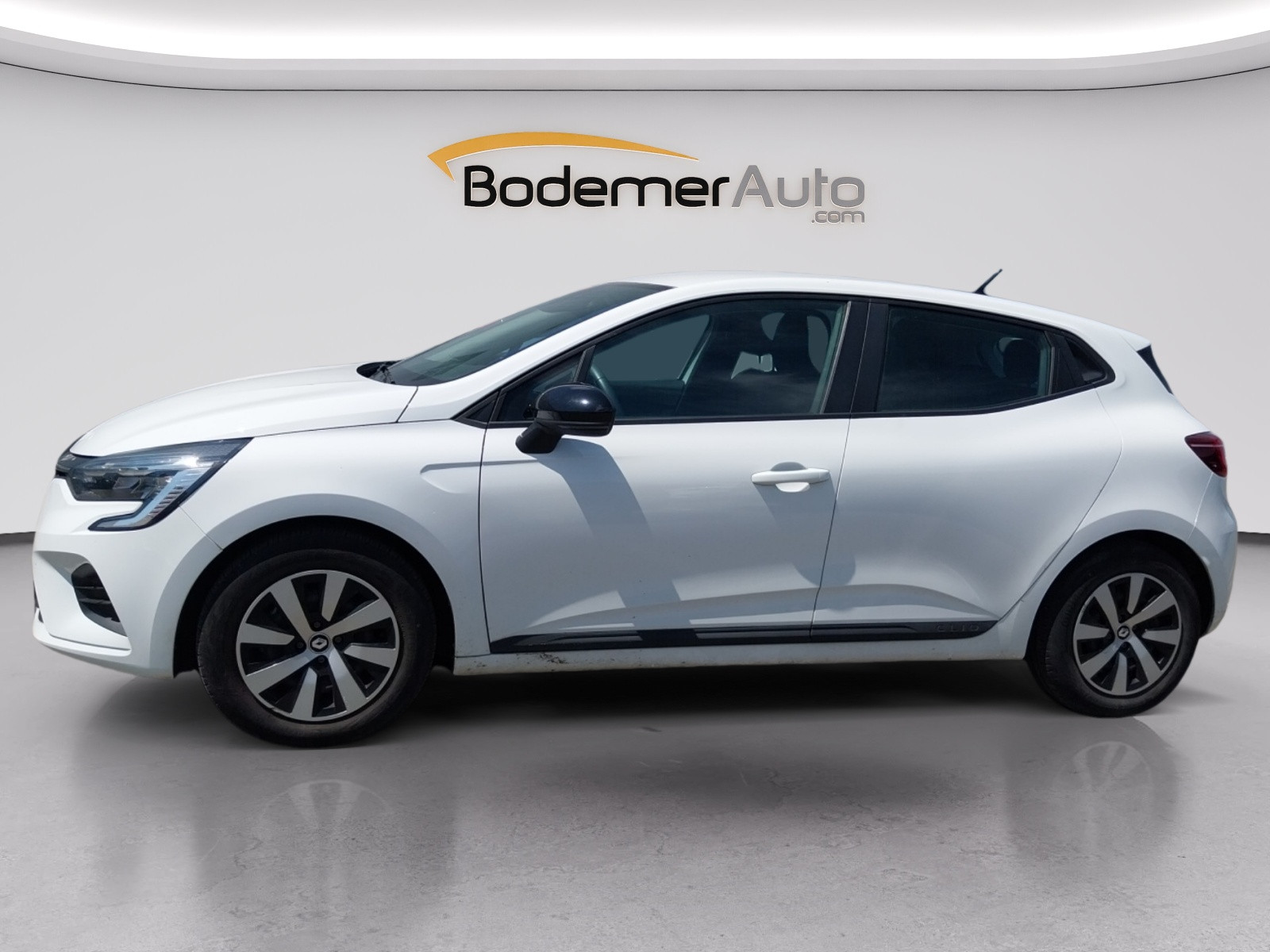 Vente en ligne Renault Clio 5 Clio E-Tech full hybrid 145 au prix de 15 690 €