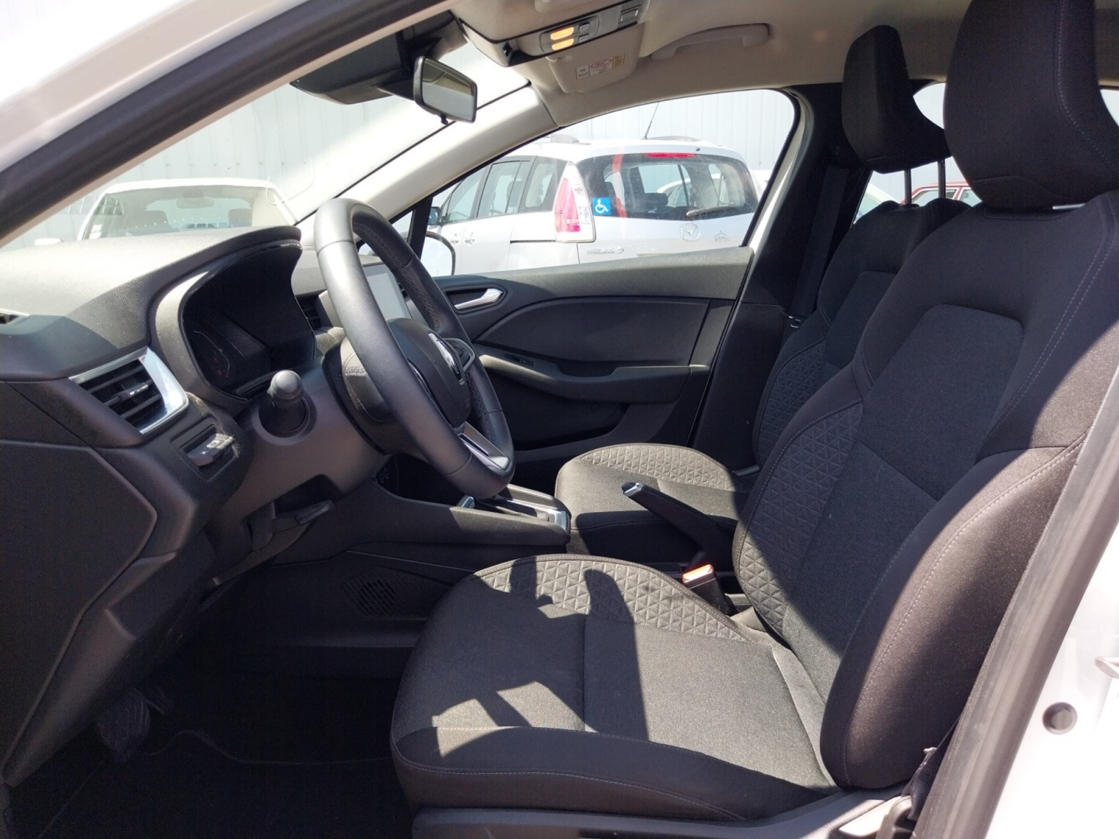 Vente en ligne Renault Clio 5 Clio E-Tech full hybrid 145 au prix de 15 690 €