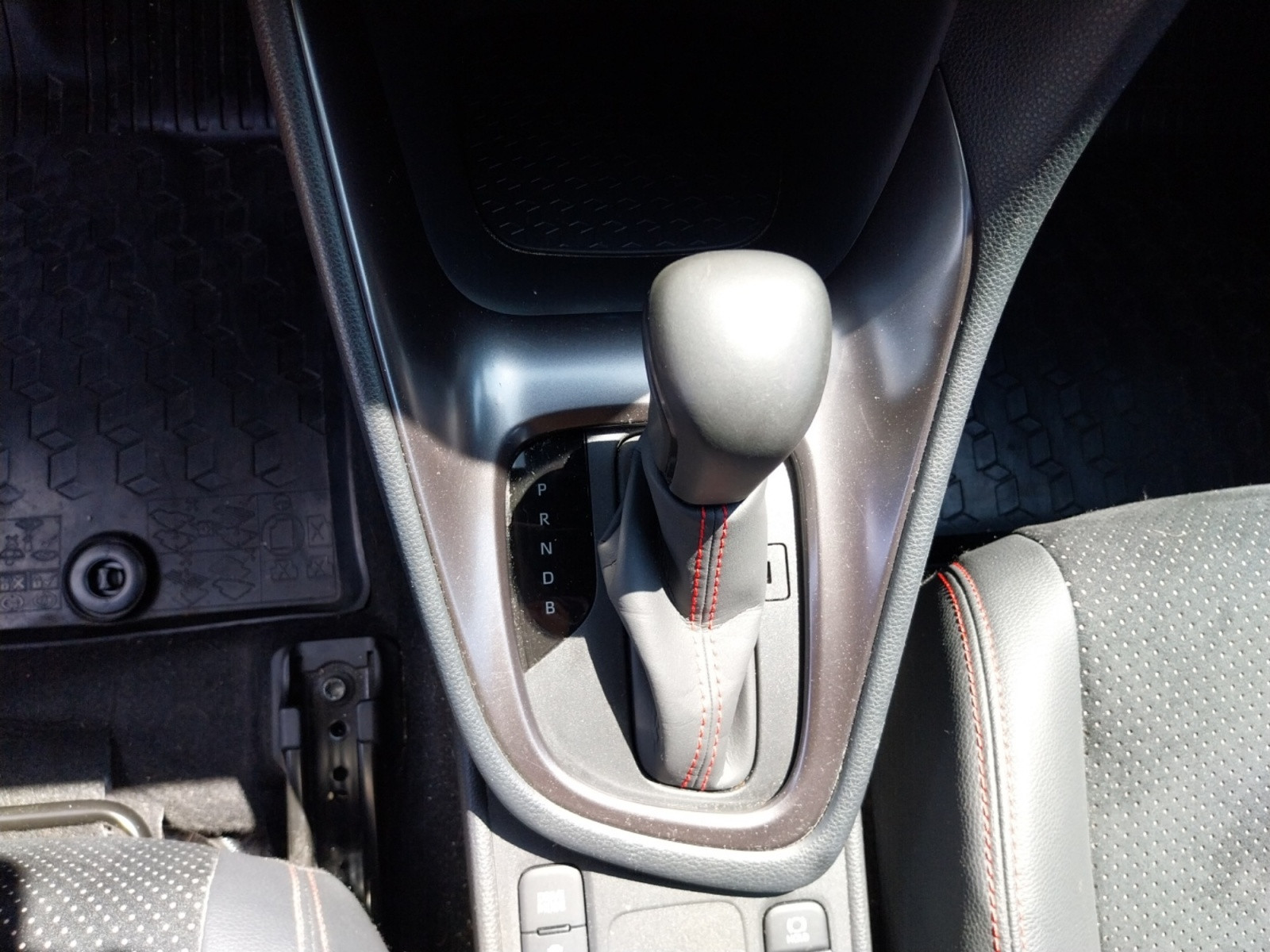 Vente en ligne Toyota Yaris Yaris Hybride 116h au prix de 21 490 €