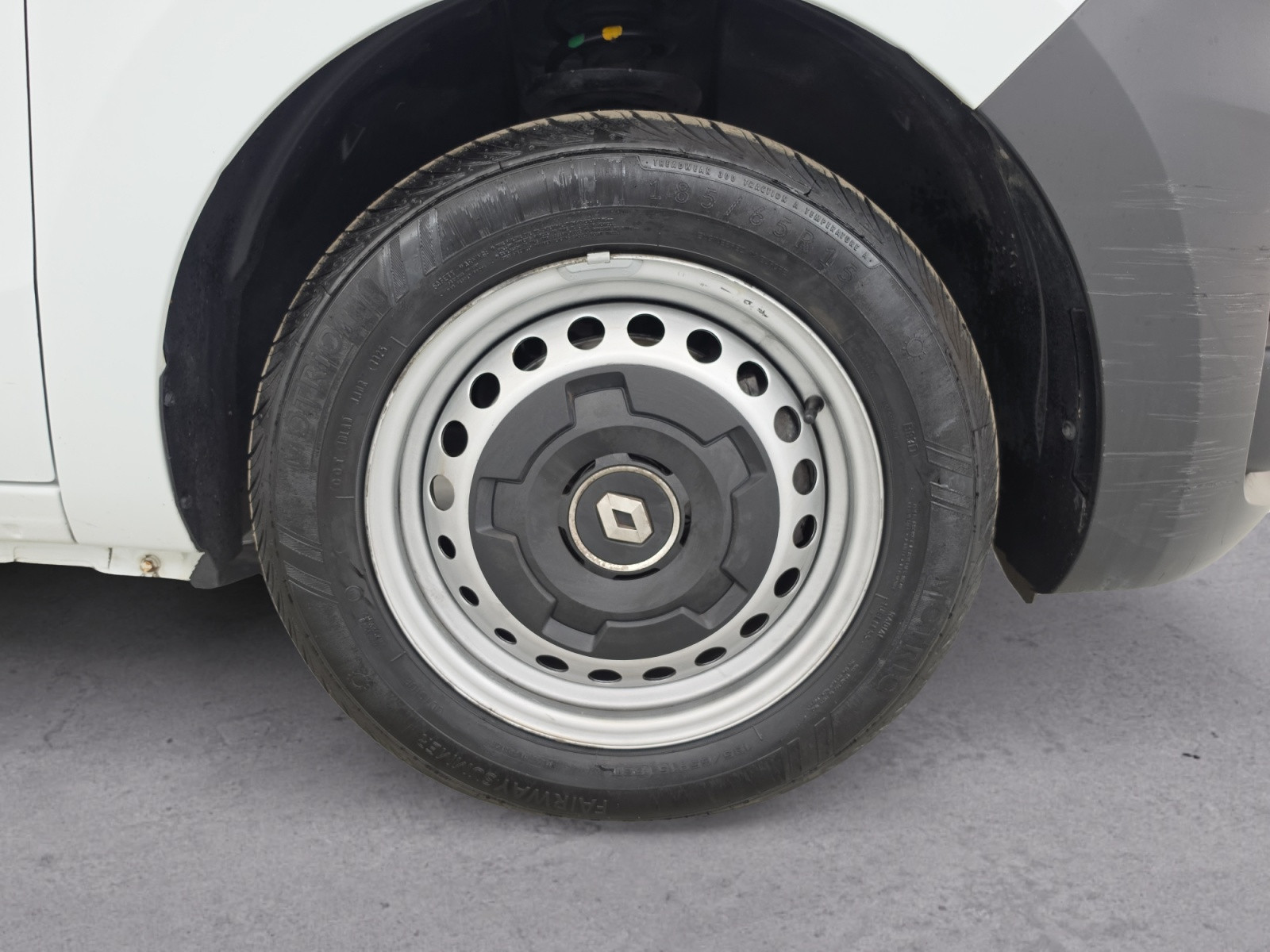 Vente en ligne Renault Express Van  BLUE DCI 95 - 22 au prix de 16 290 €