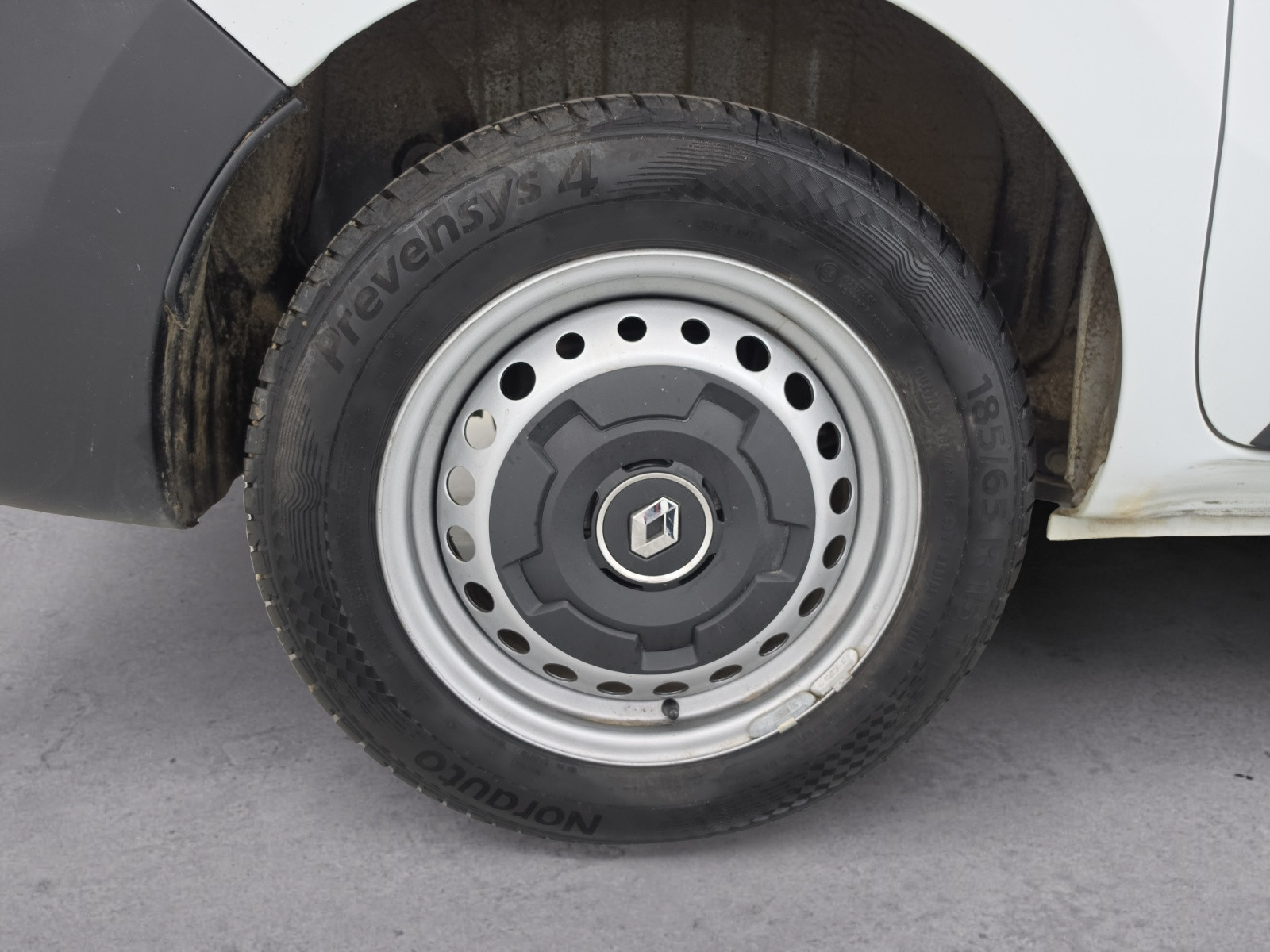 Vente en ligne Renault Express Van  BLUE DCI 95 - 22 au prix de 15 290 €